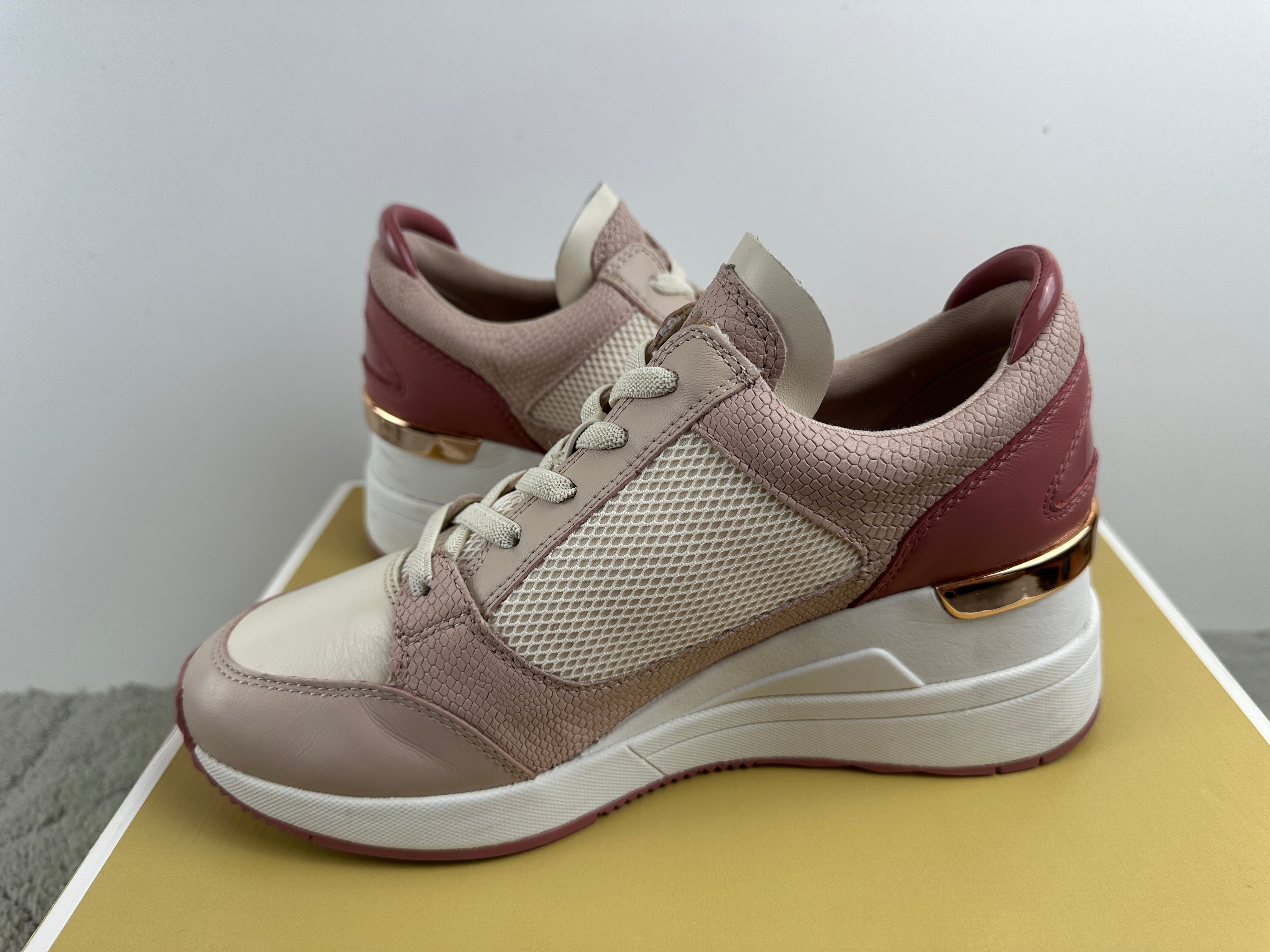 MICHAEL KORS DARBY WEDGE TRAINER