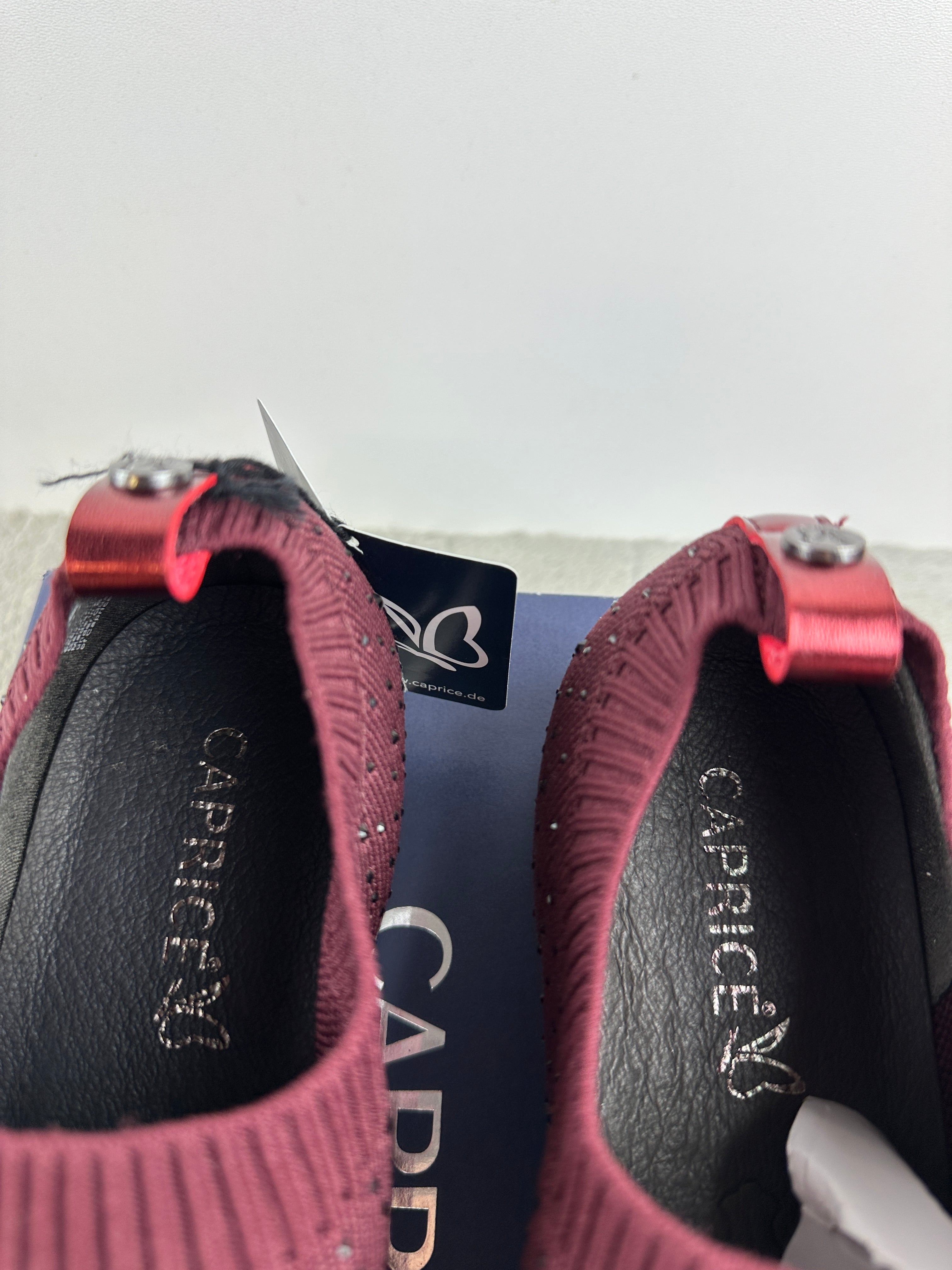 CAPRICE SNEAKERS