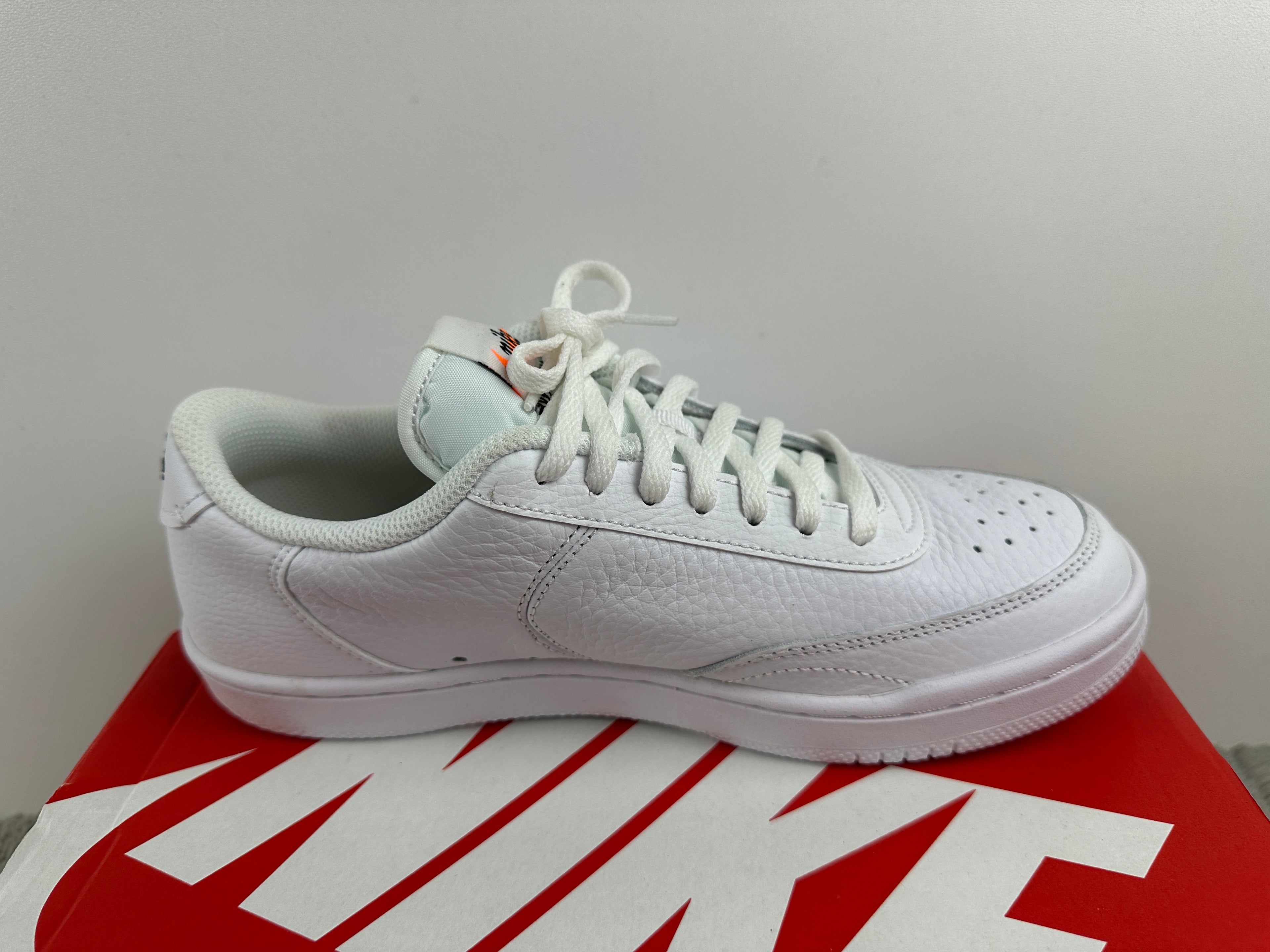 NIKE COURT VINTAGE
