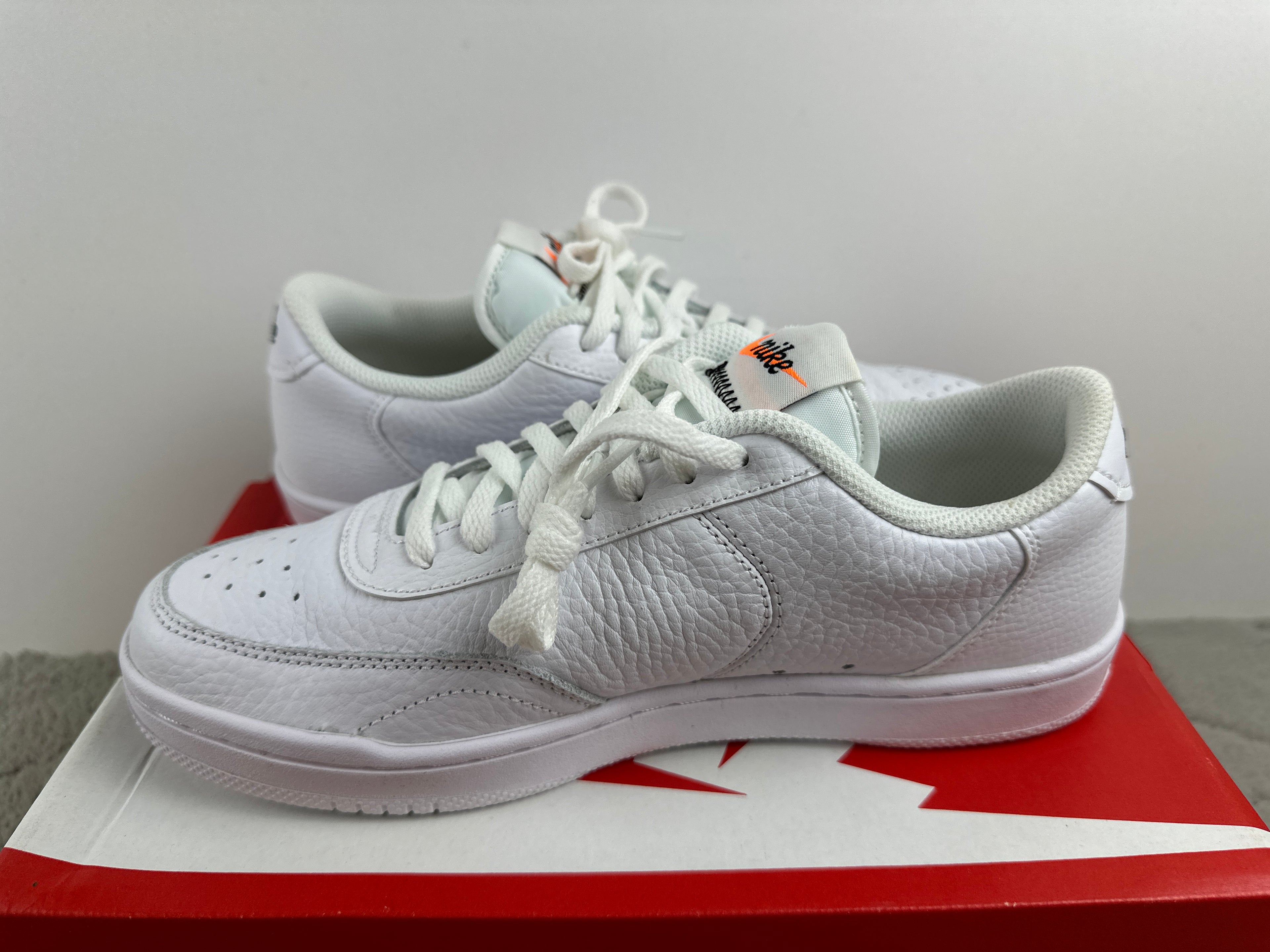 NIKE COURT VINTAGE