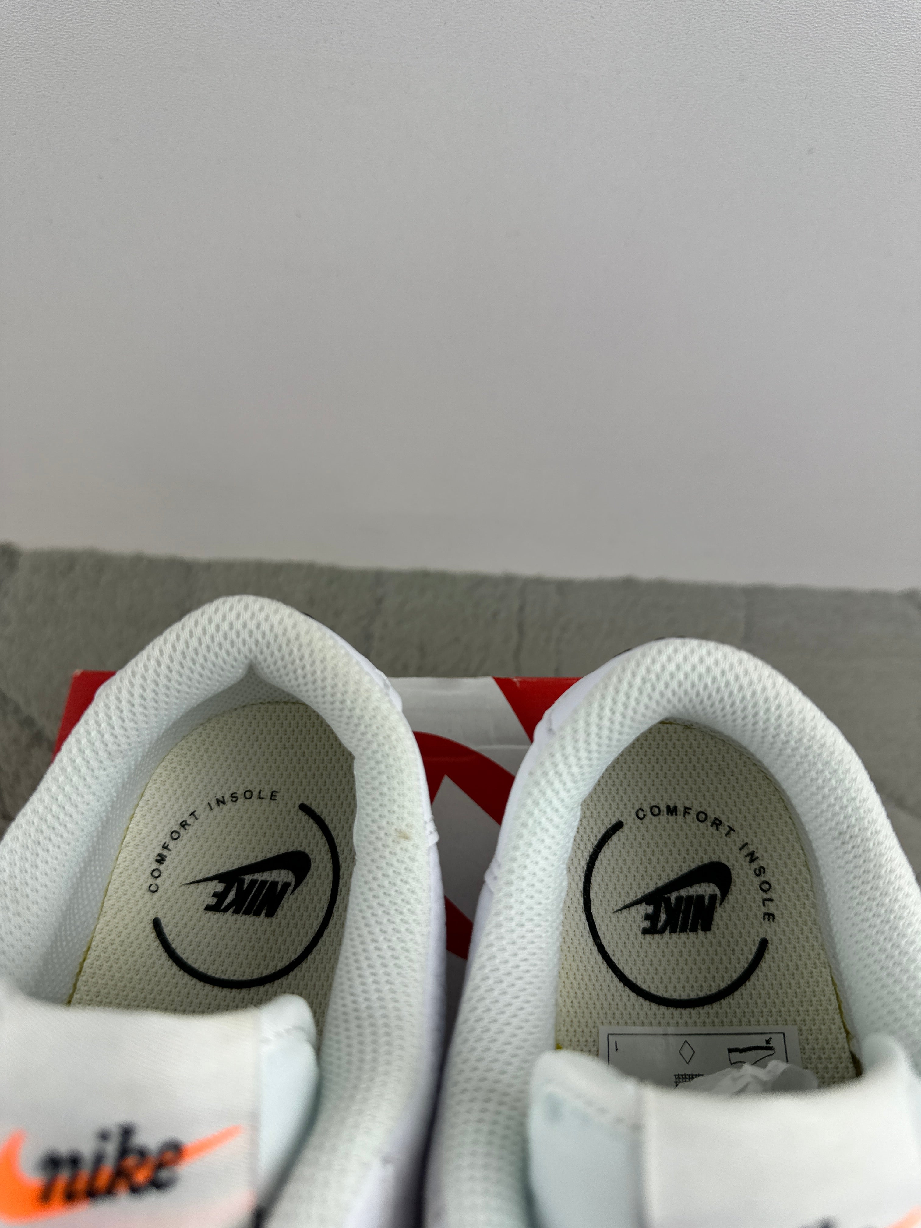 NIKE COURT VINTAGE
