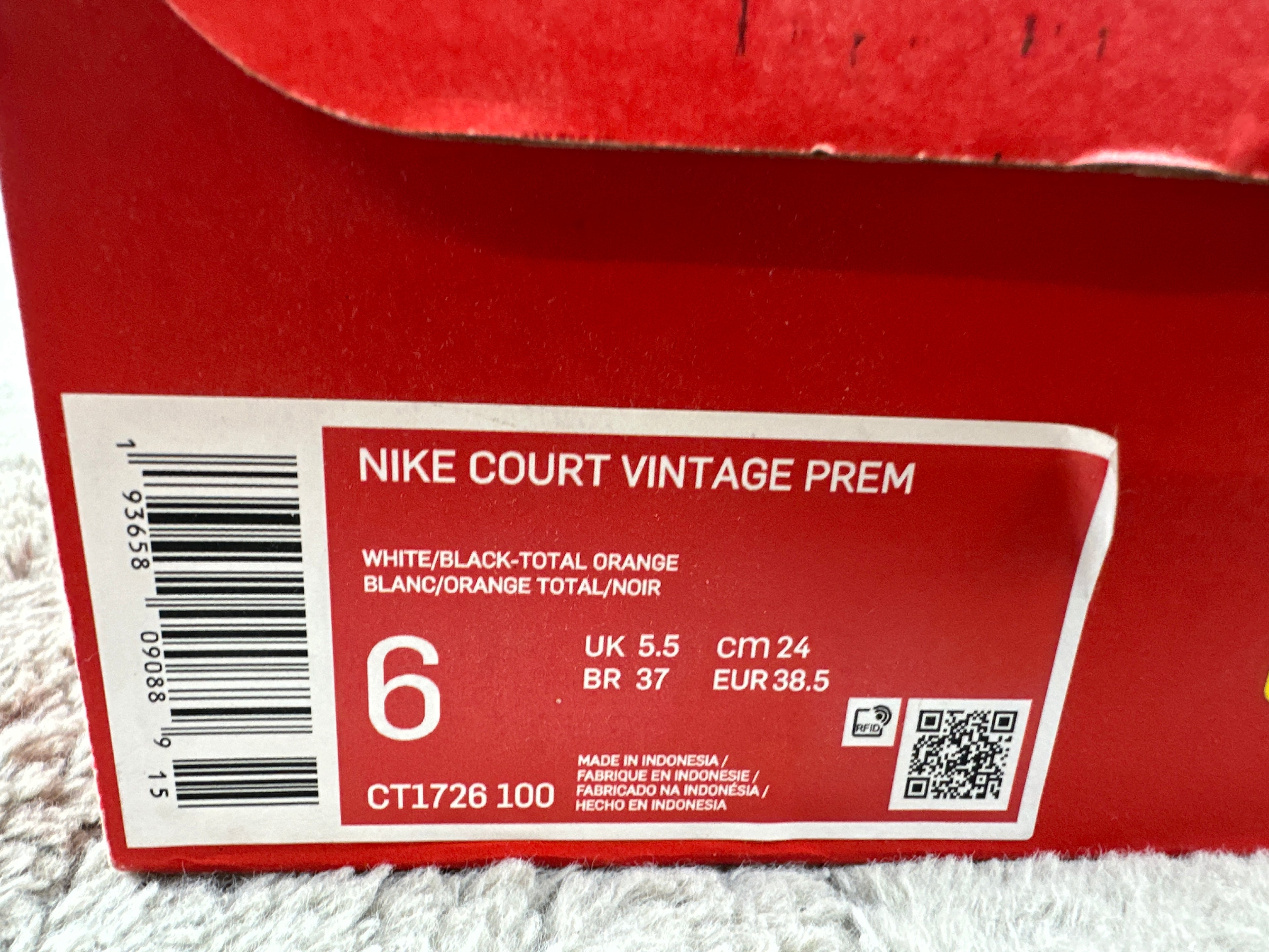 NIKE COURT VINTAGE
