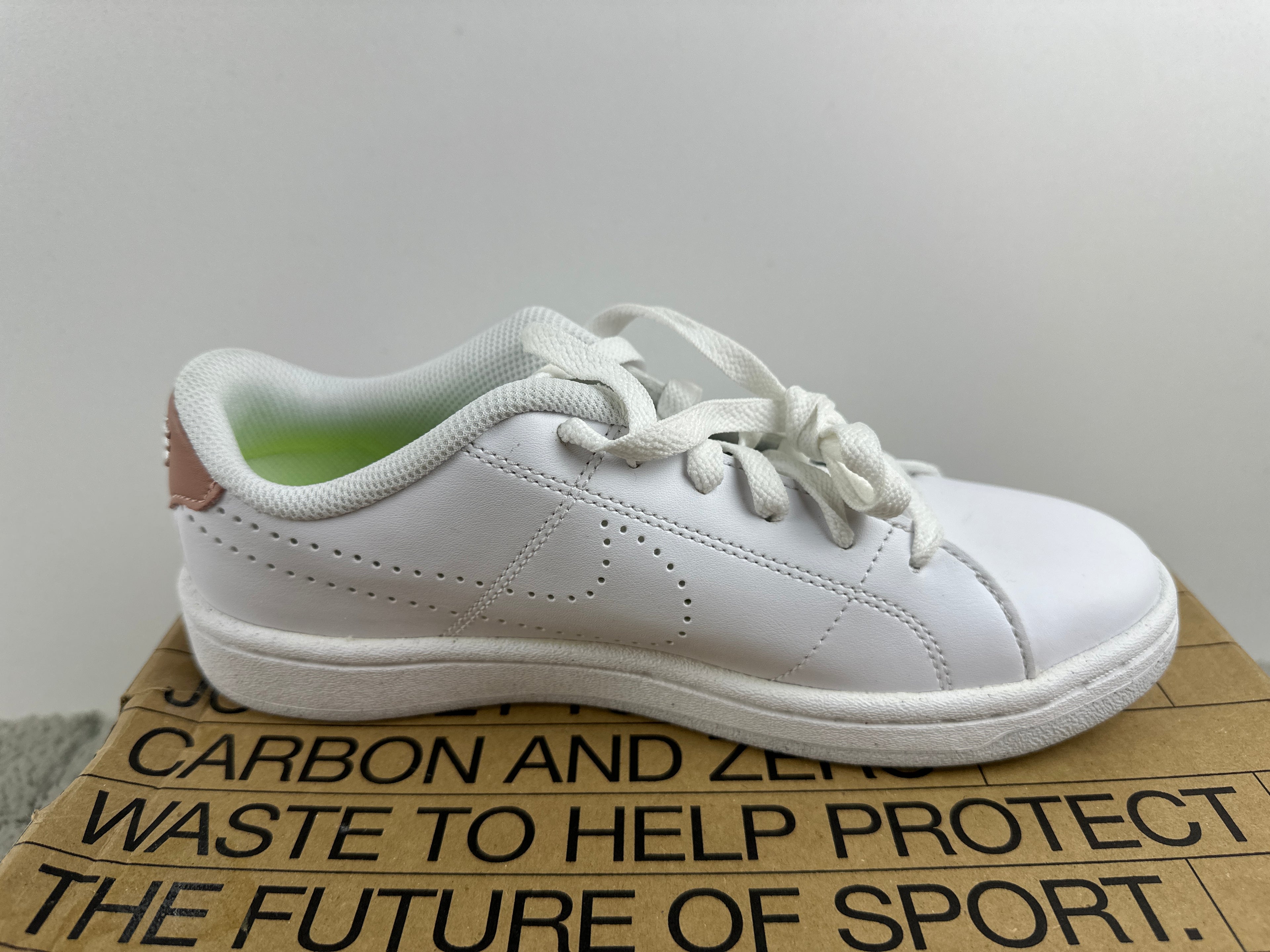NIKE COURT ROYALE 2