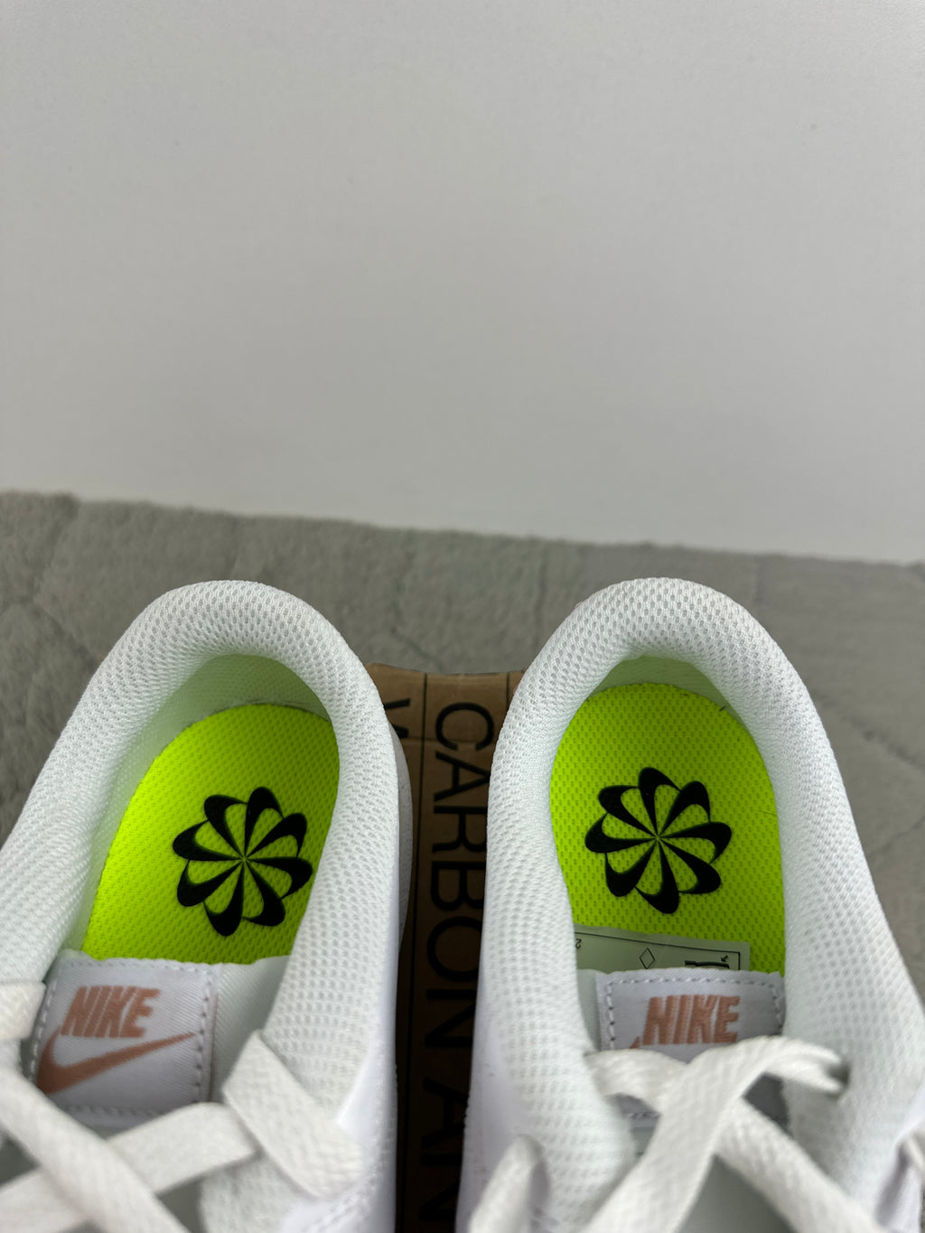 NIKE COURT ROYALE 2