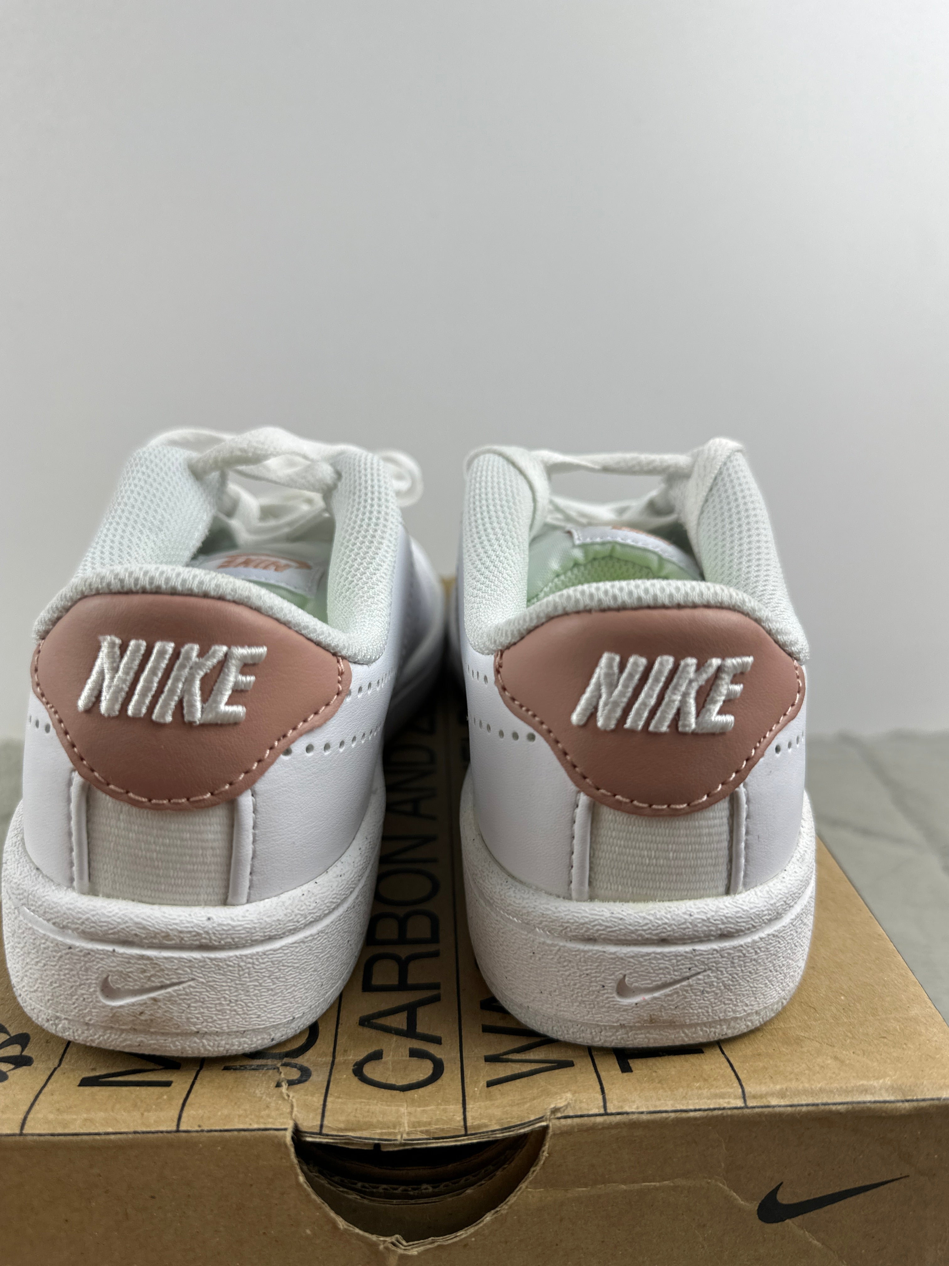 NIKE COURT ROYALE 2