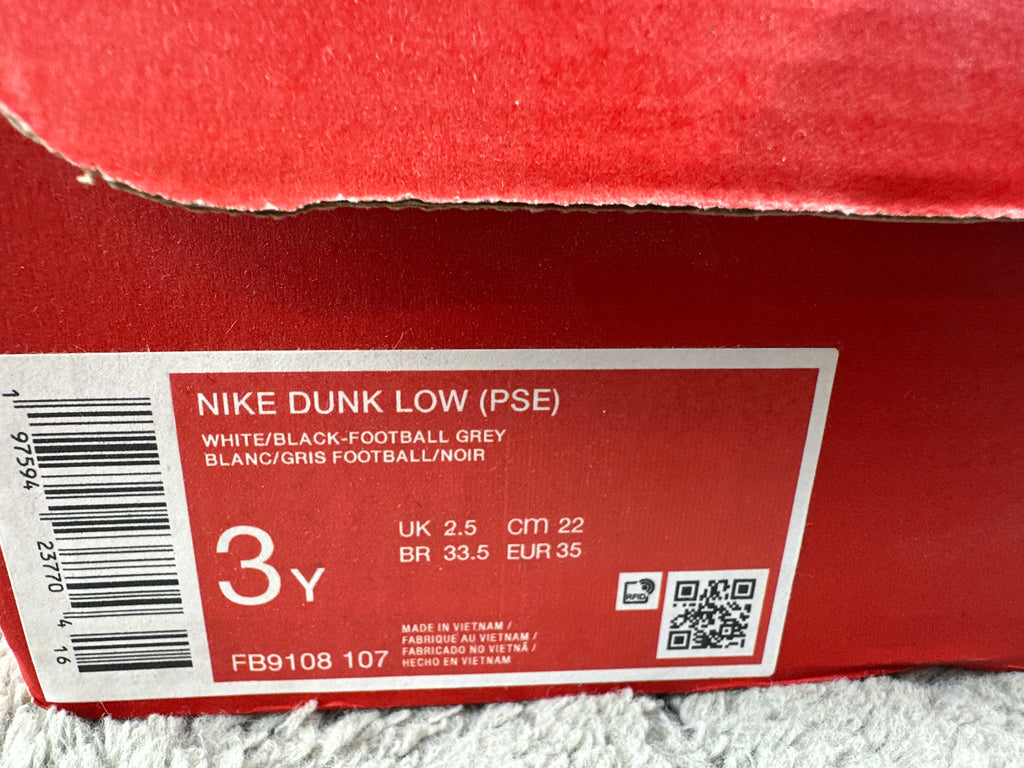 NIKE DUNK LOW