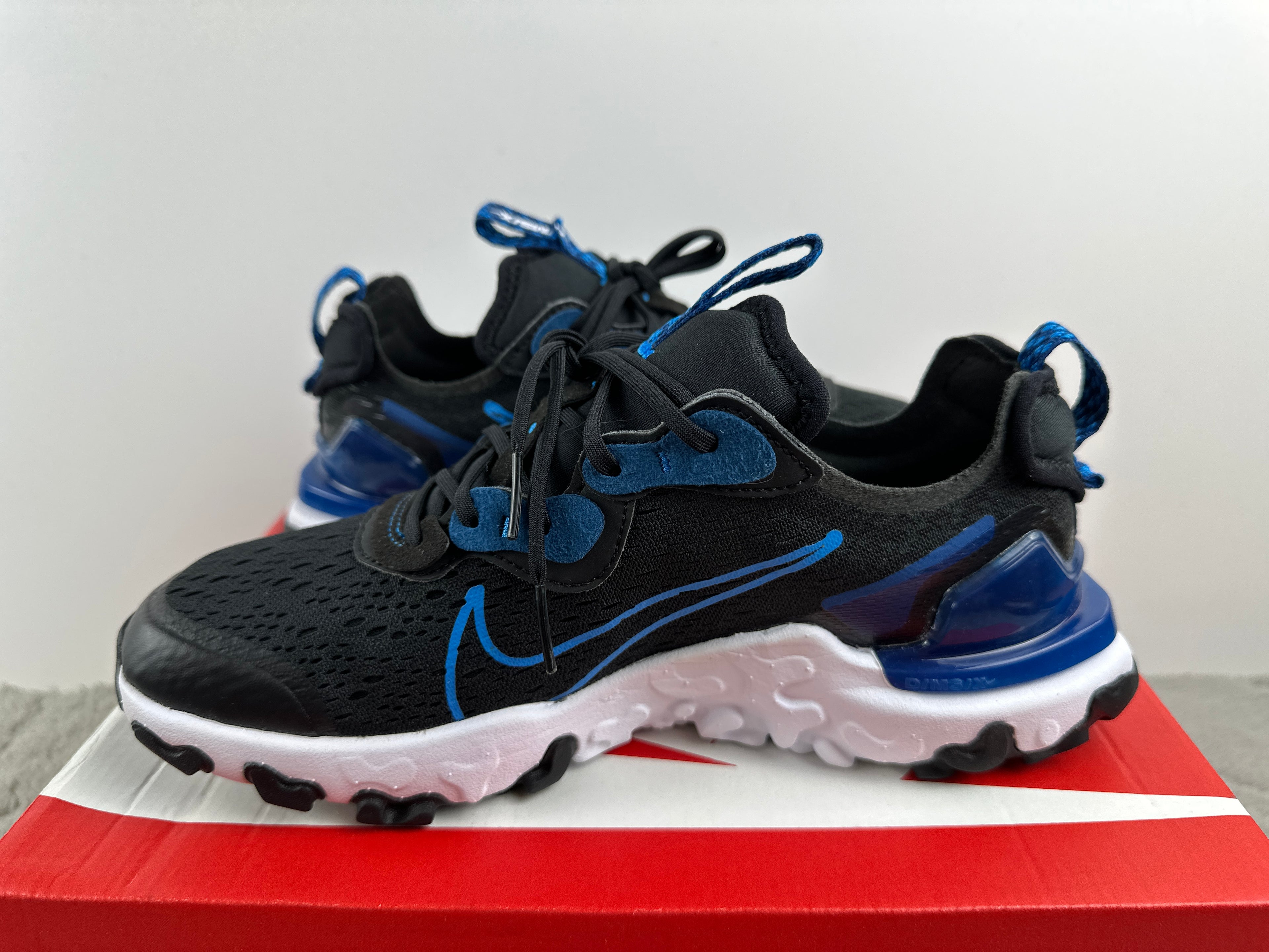 NIKE REACT VISION