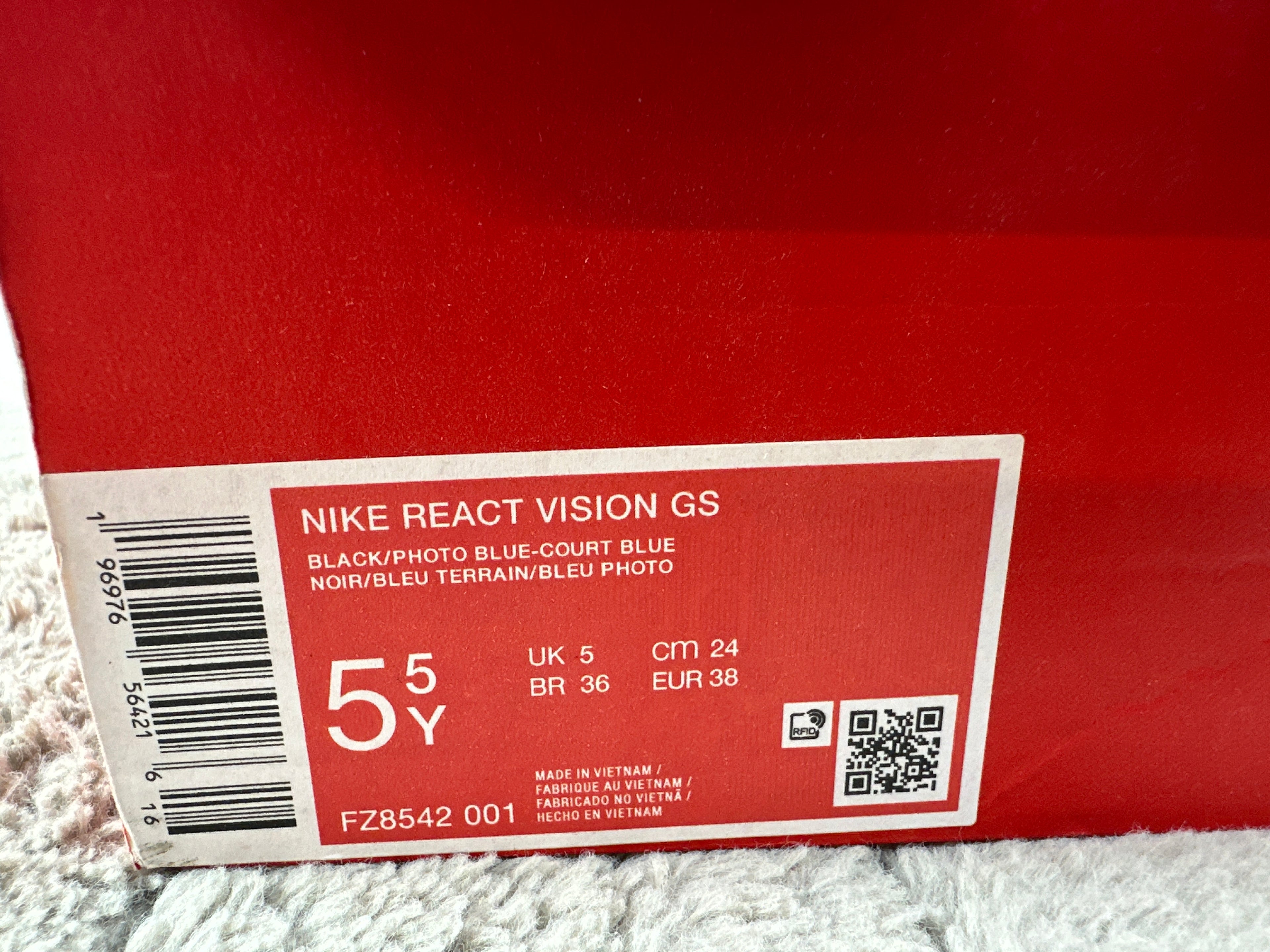 NIKE REACT VISION