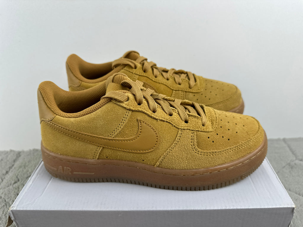 NIKE AIR FORCE LV8