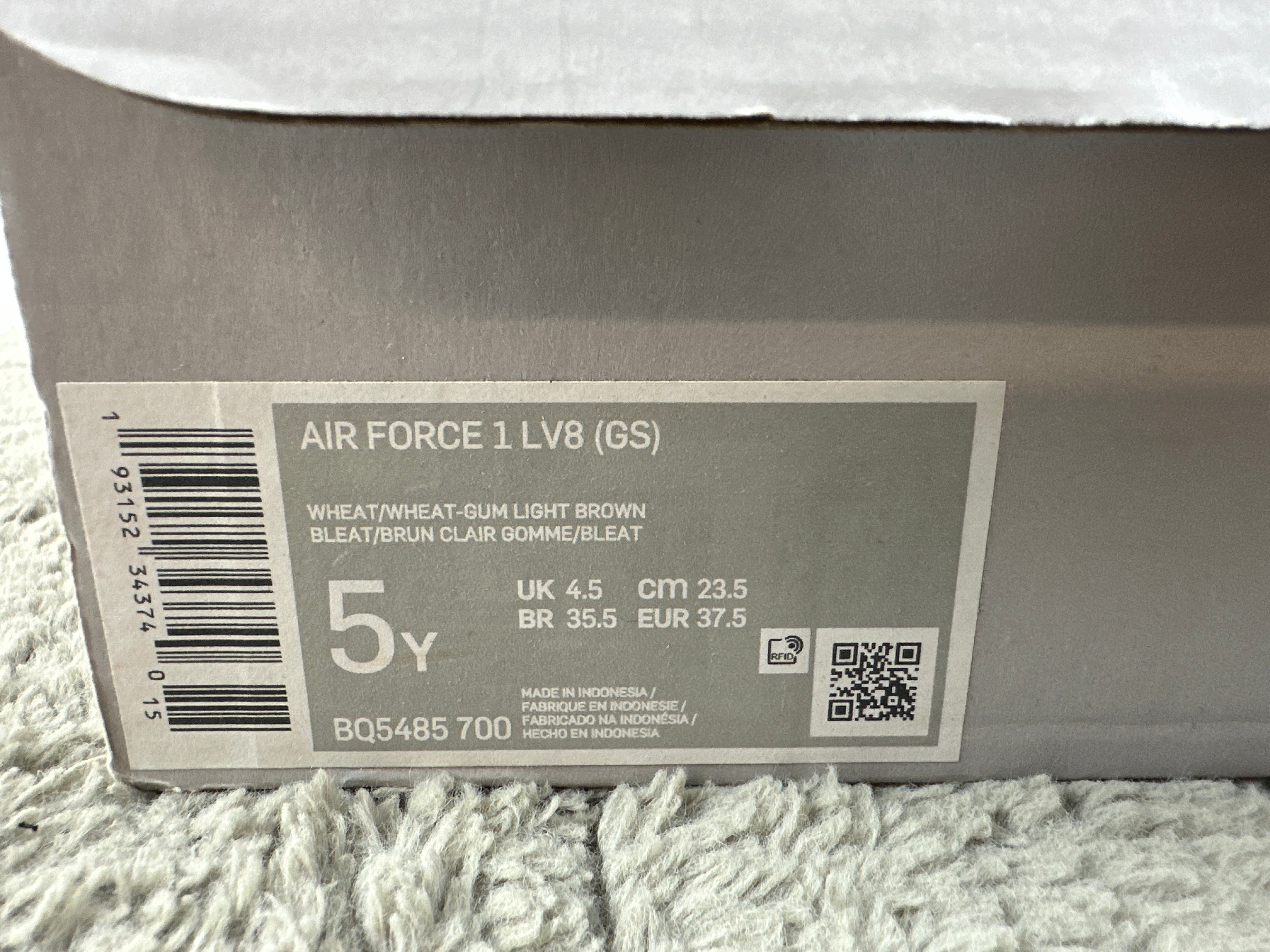 NIKE AIR FORCE LV8