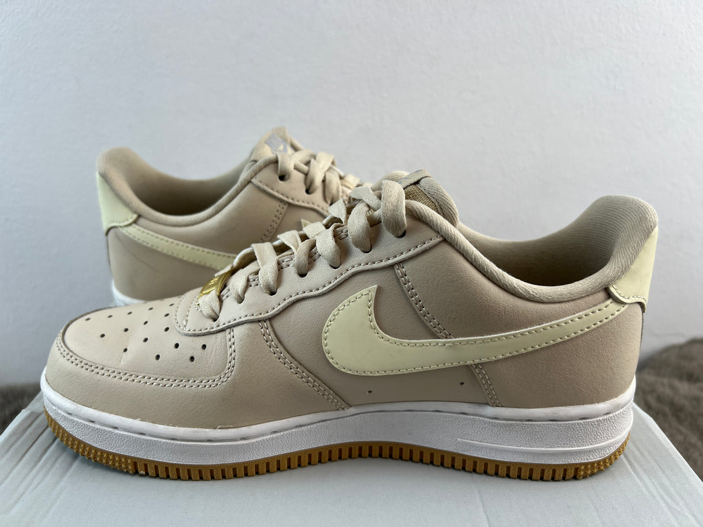 NIKE AIR FORCE 1