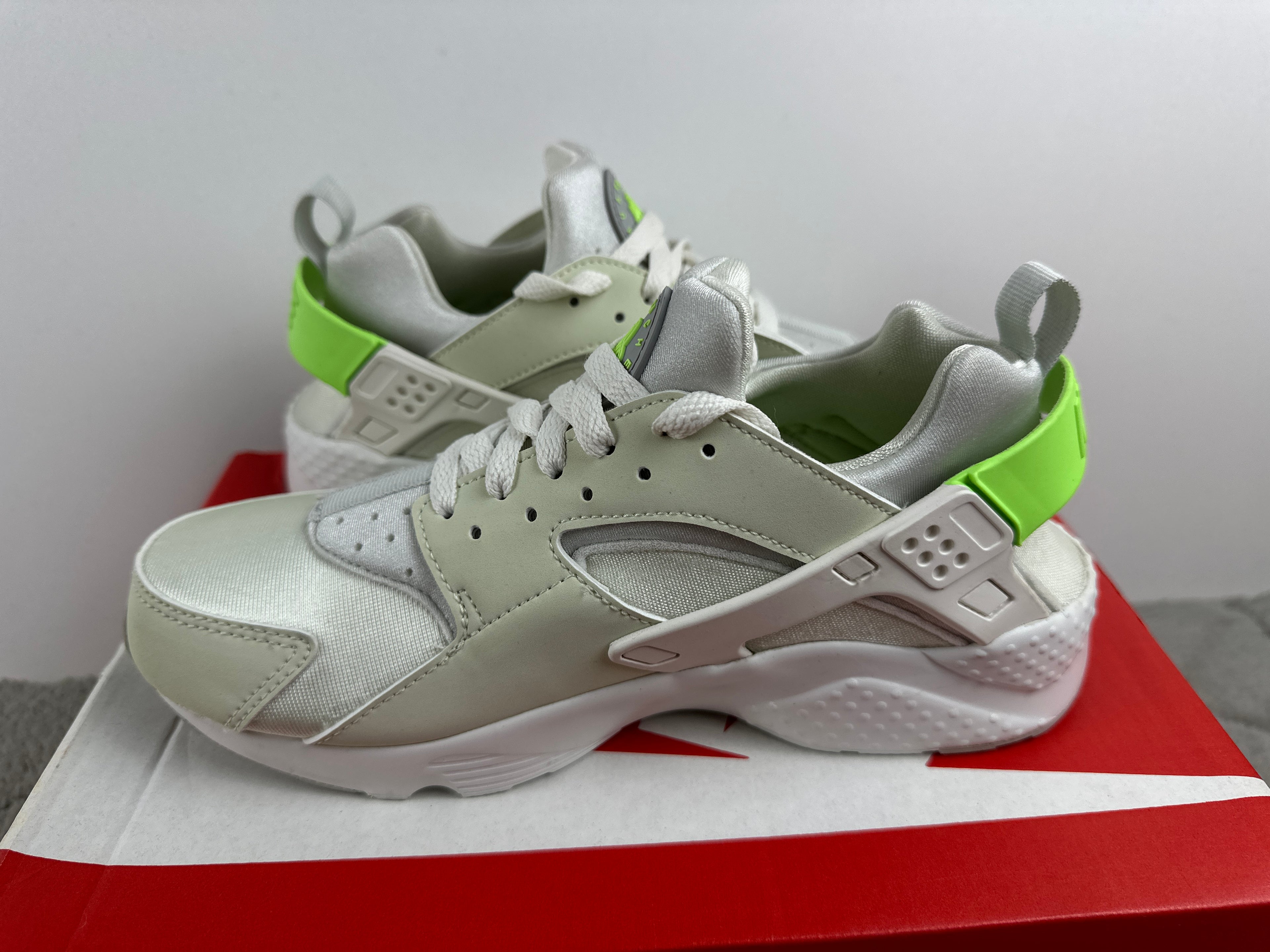 NIKE HUARACHE RUN