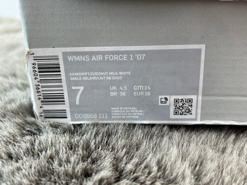 NIKE AIR FORCE 1
