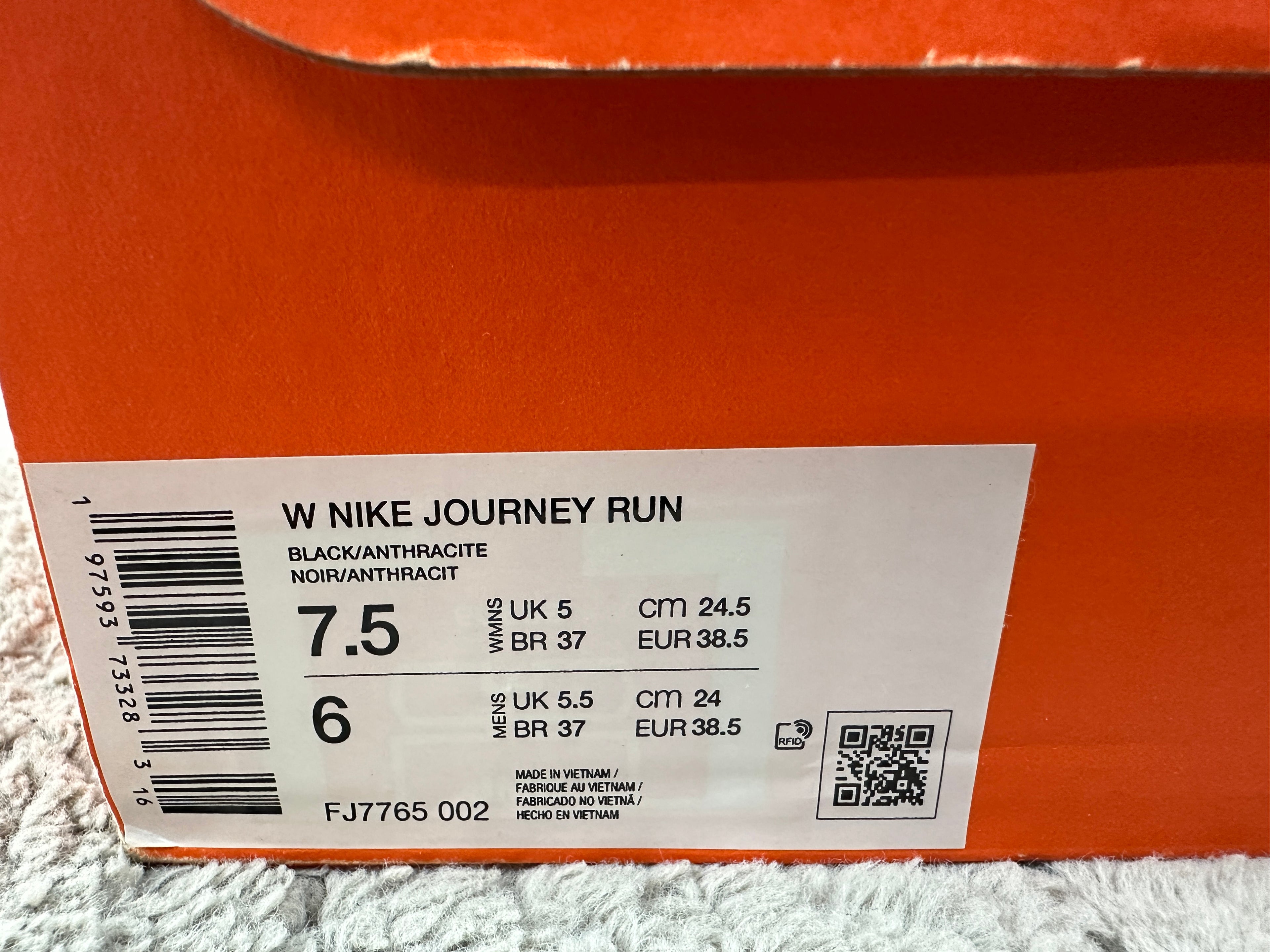 NIKE JOURNEY RUN