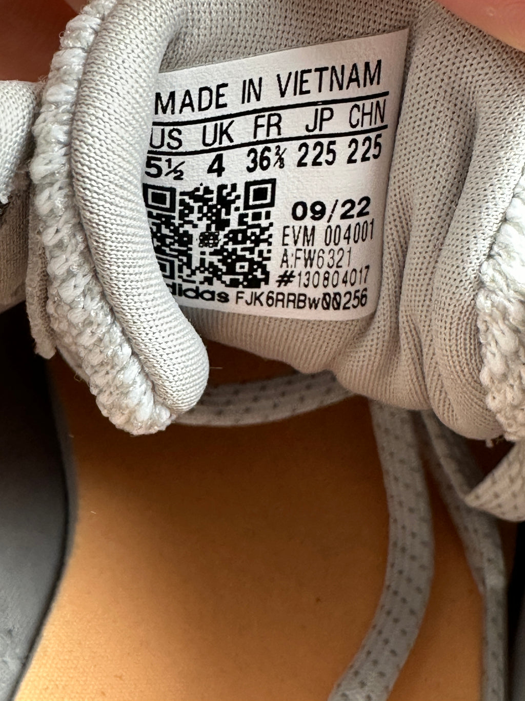 ADIDAS TECH RESPONSE 2.0