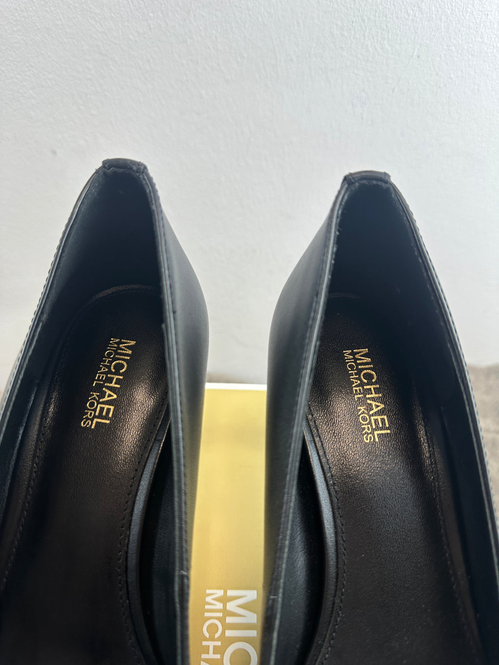 MICHAEL KORS ALINA FLEX PUMP