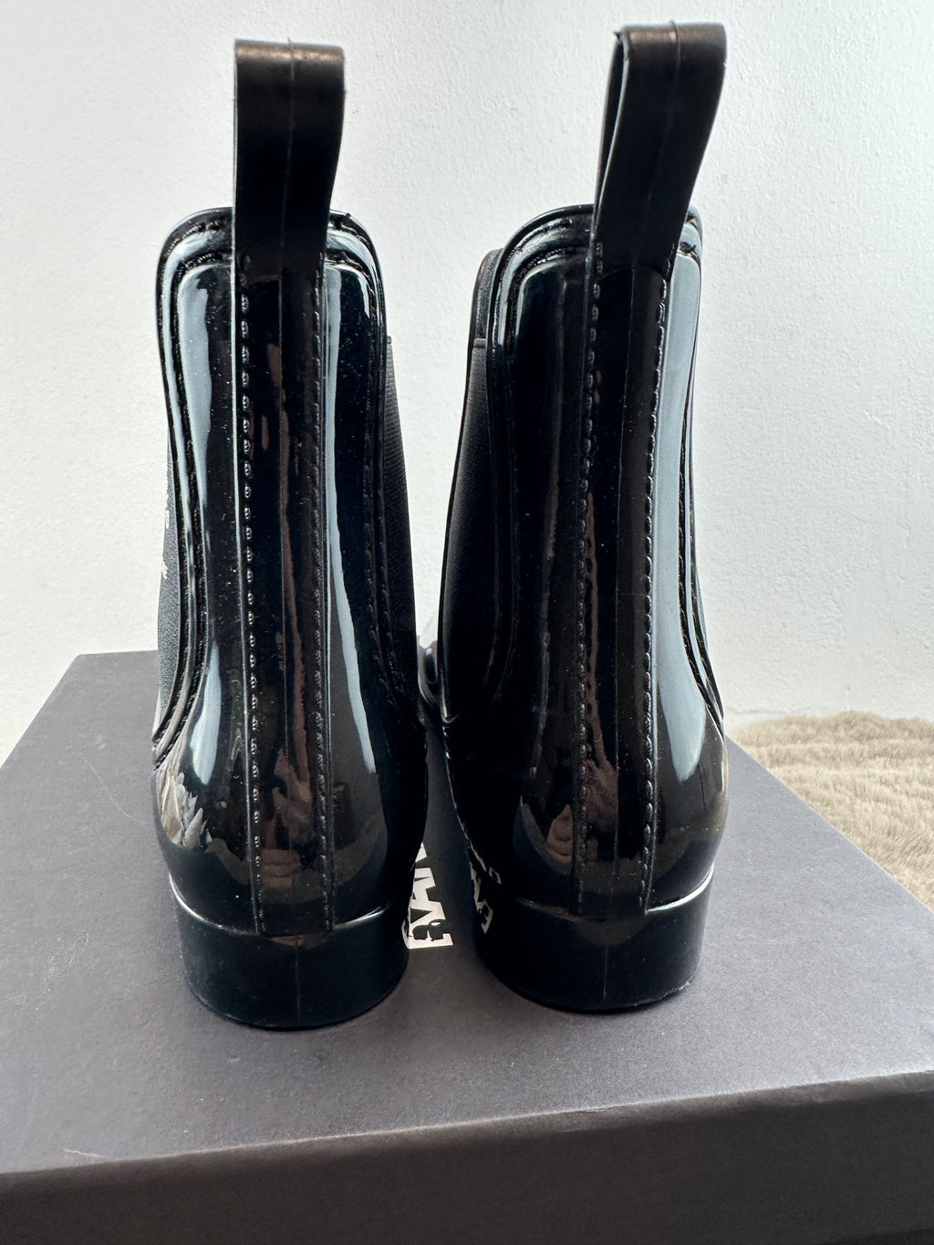 karl lagerfeld kalosh 2