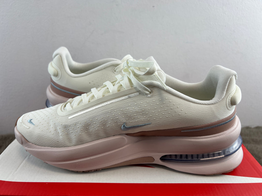 NIKE AIR ZOOM UPTURN