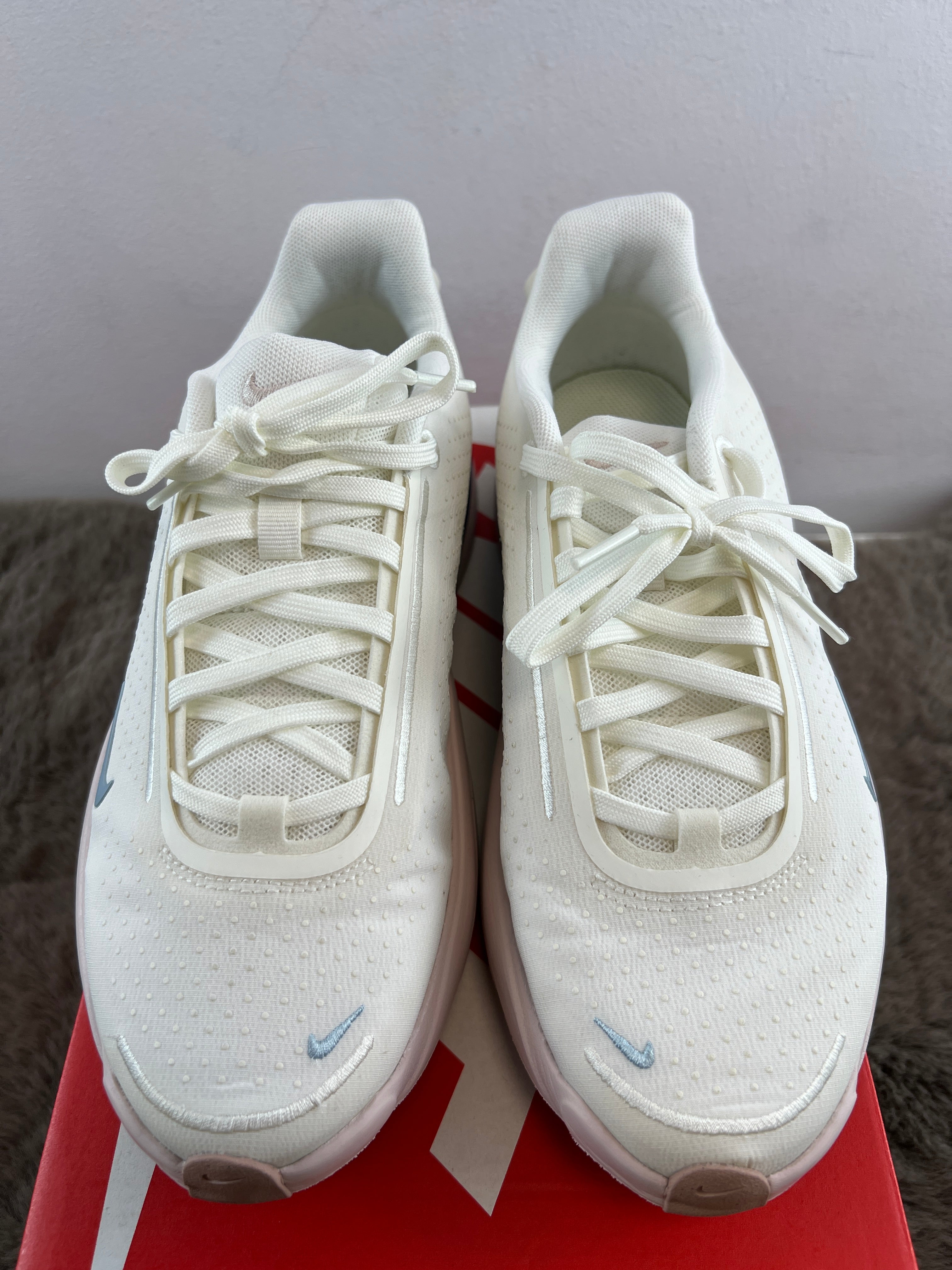 NIKE AIR ZOOM UPTURN