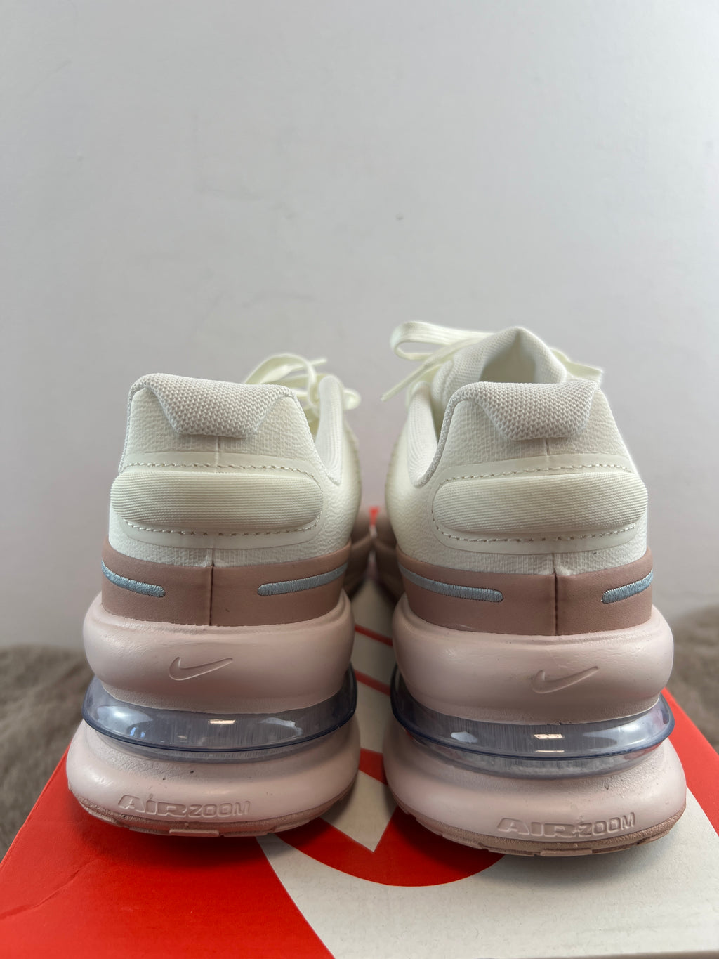 NIKE AIR ZOOM UPTURN