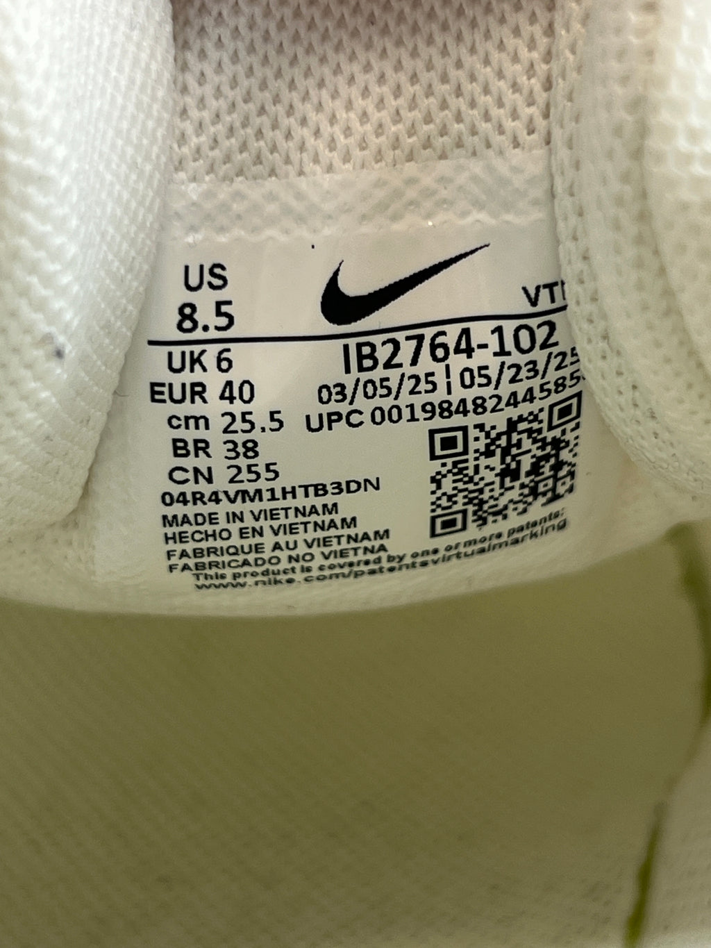 NIKE AIR ZOOM UPTURN