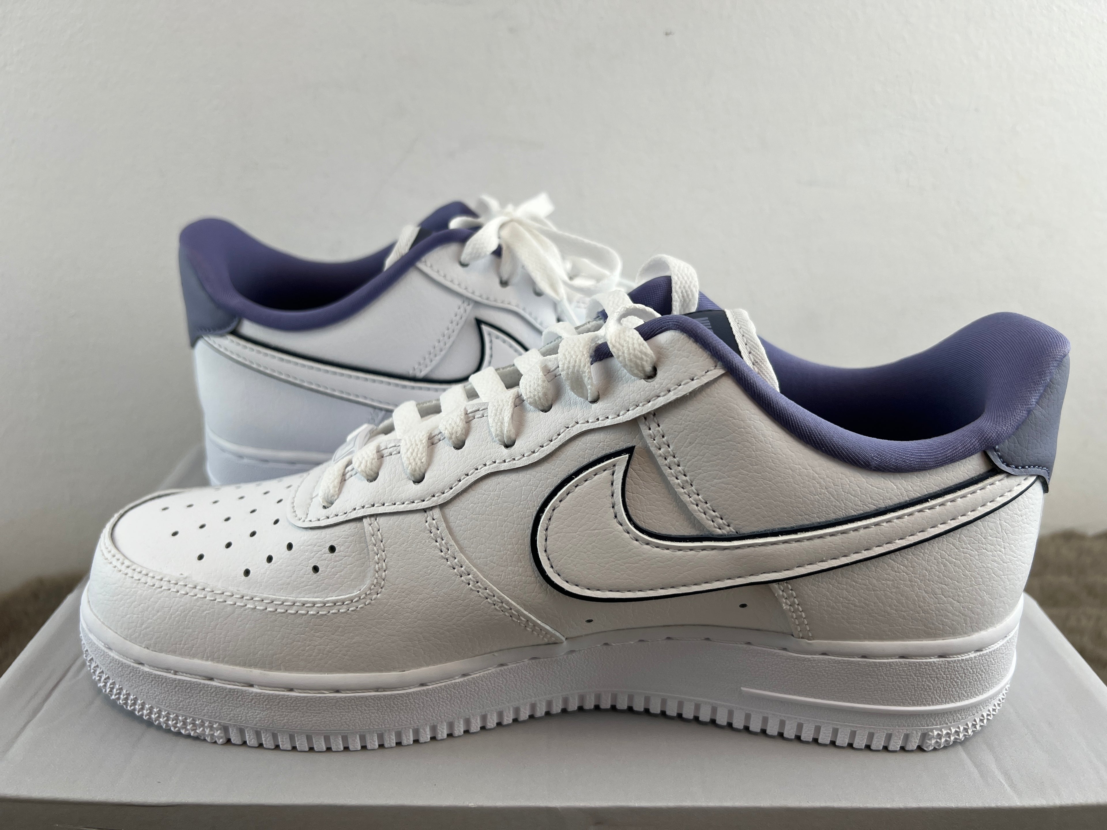 NIKE AIR FORCE 1 ESSENTIAL