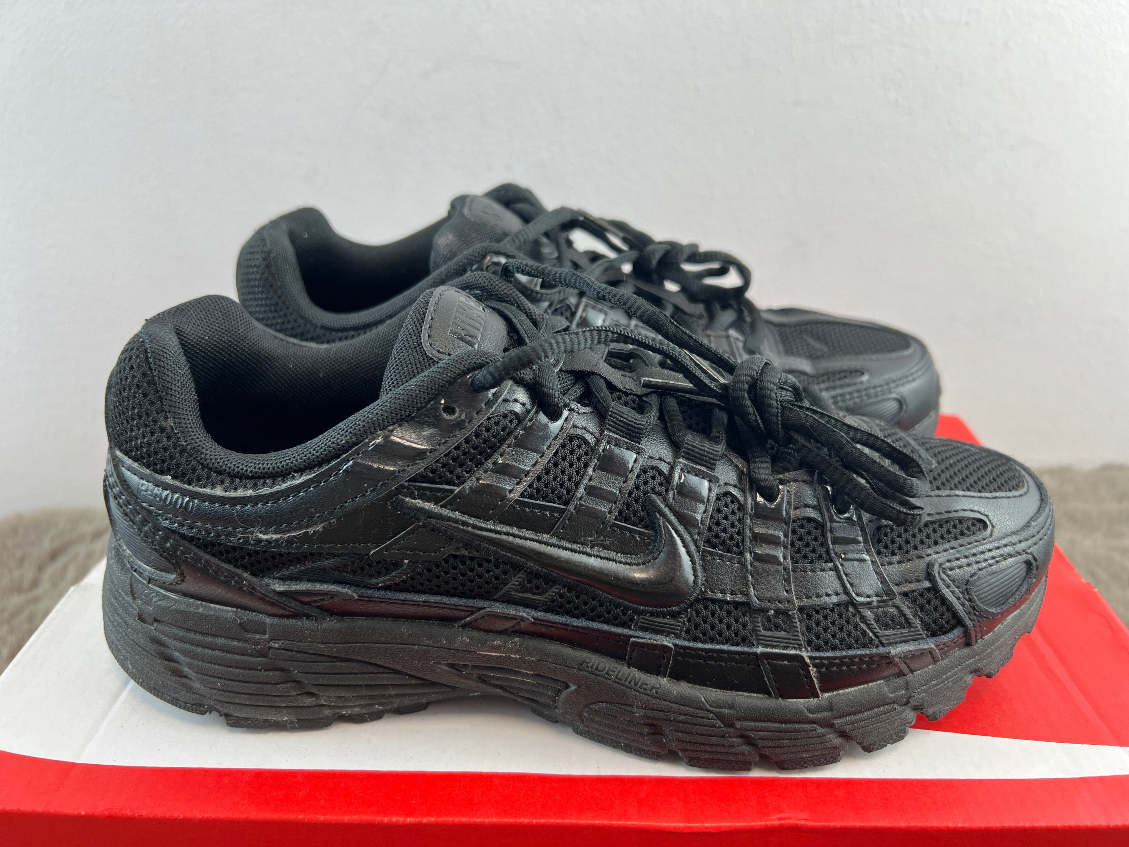 NIKE P-6000