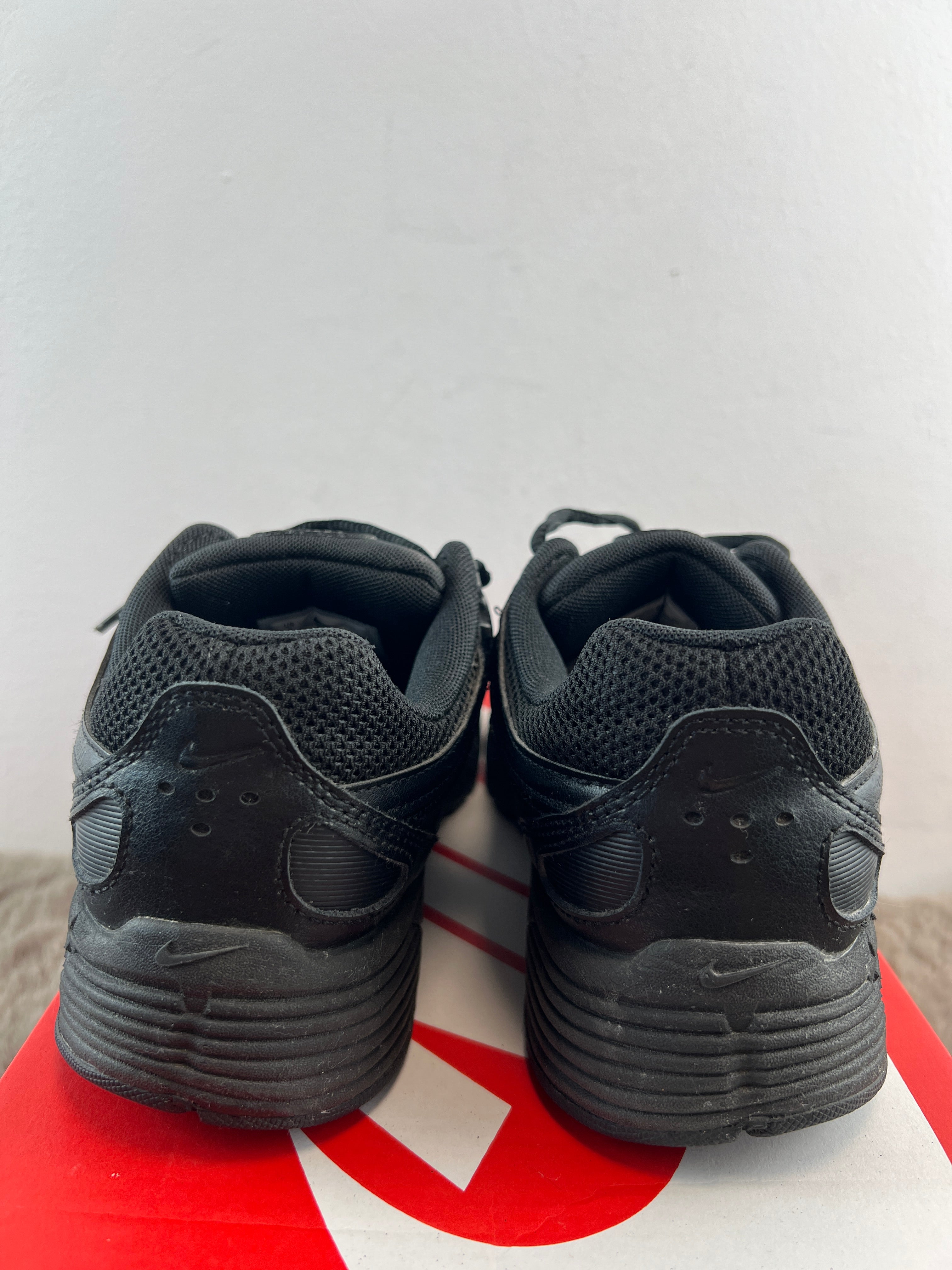NIKE P-6000