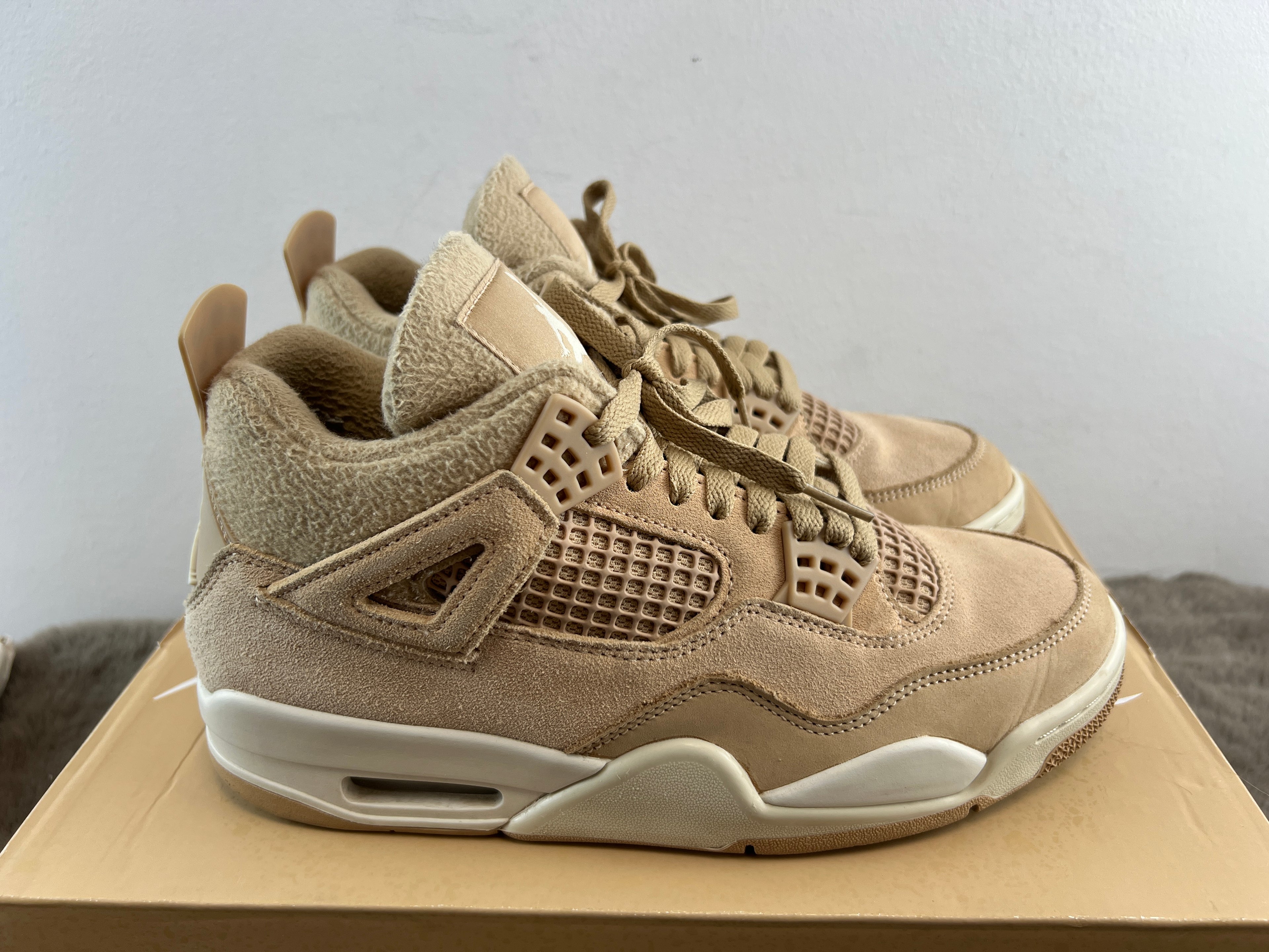 NIKE AIR JORDAN 4 RETRO COZY GIRL
