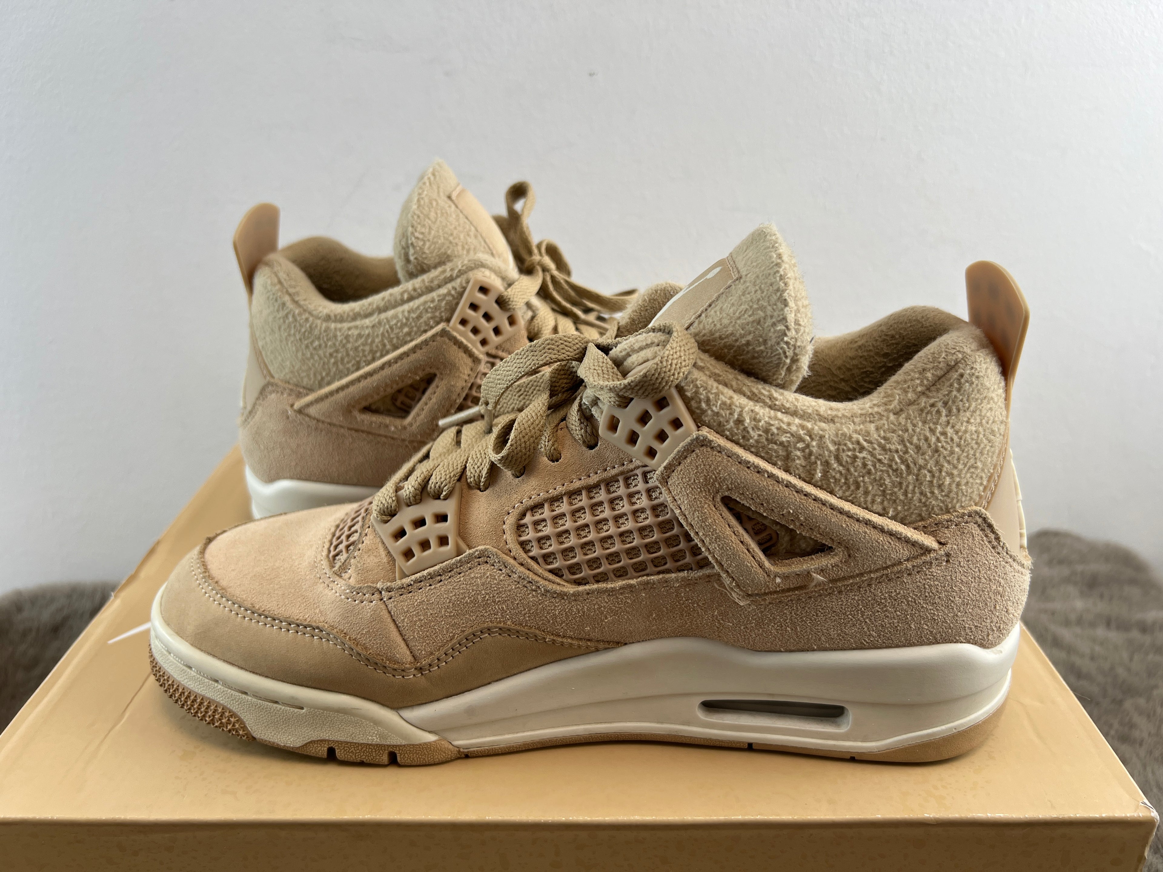 NIKE AIR JORDAN 4 RETRO COZY GIRL