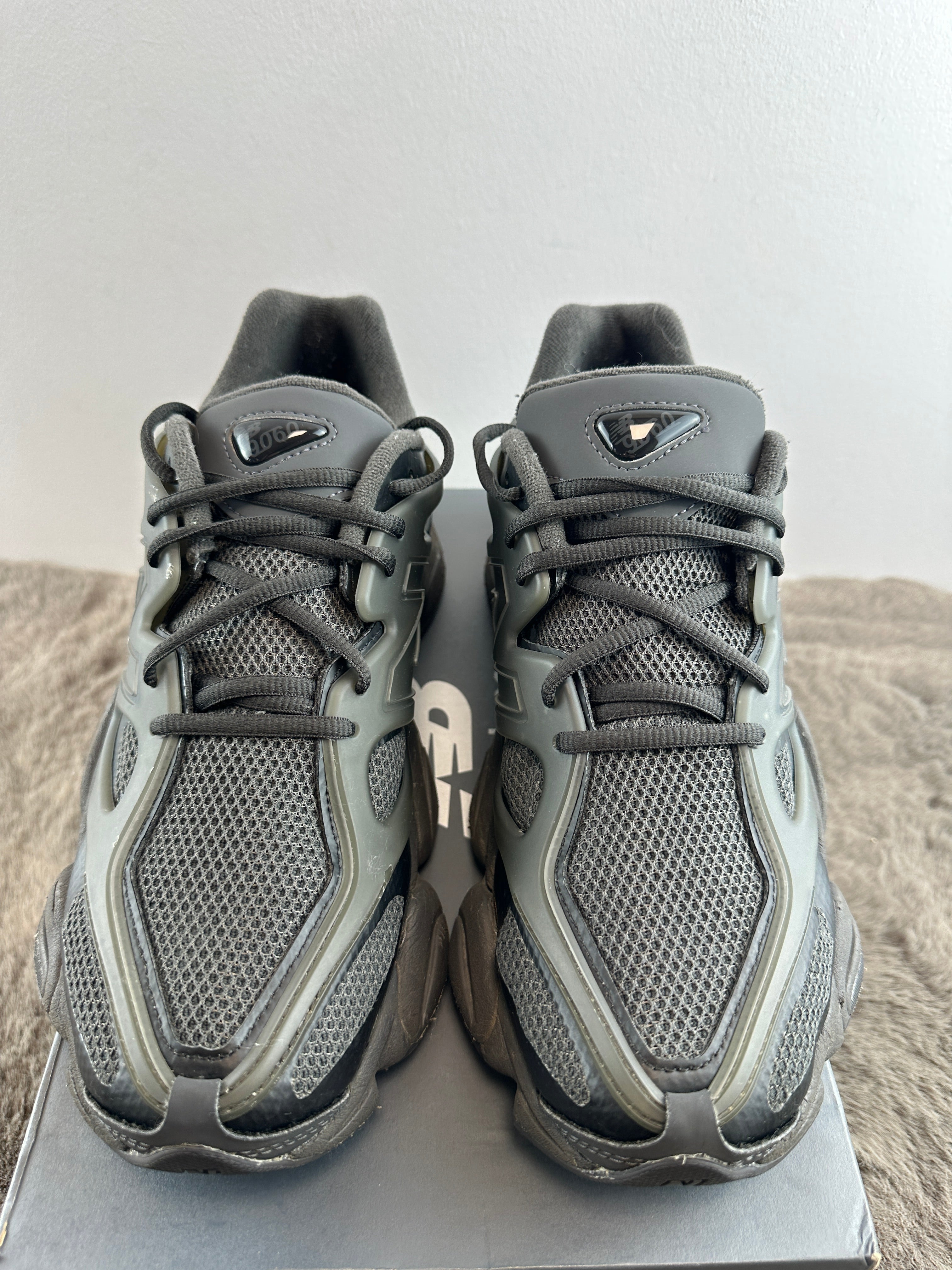 NEW BALANCE U9060IAA