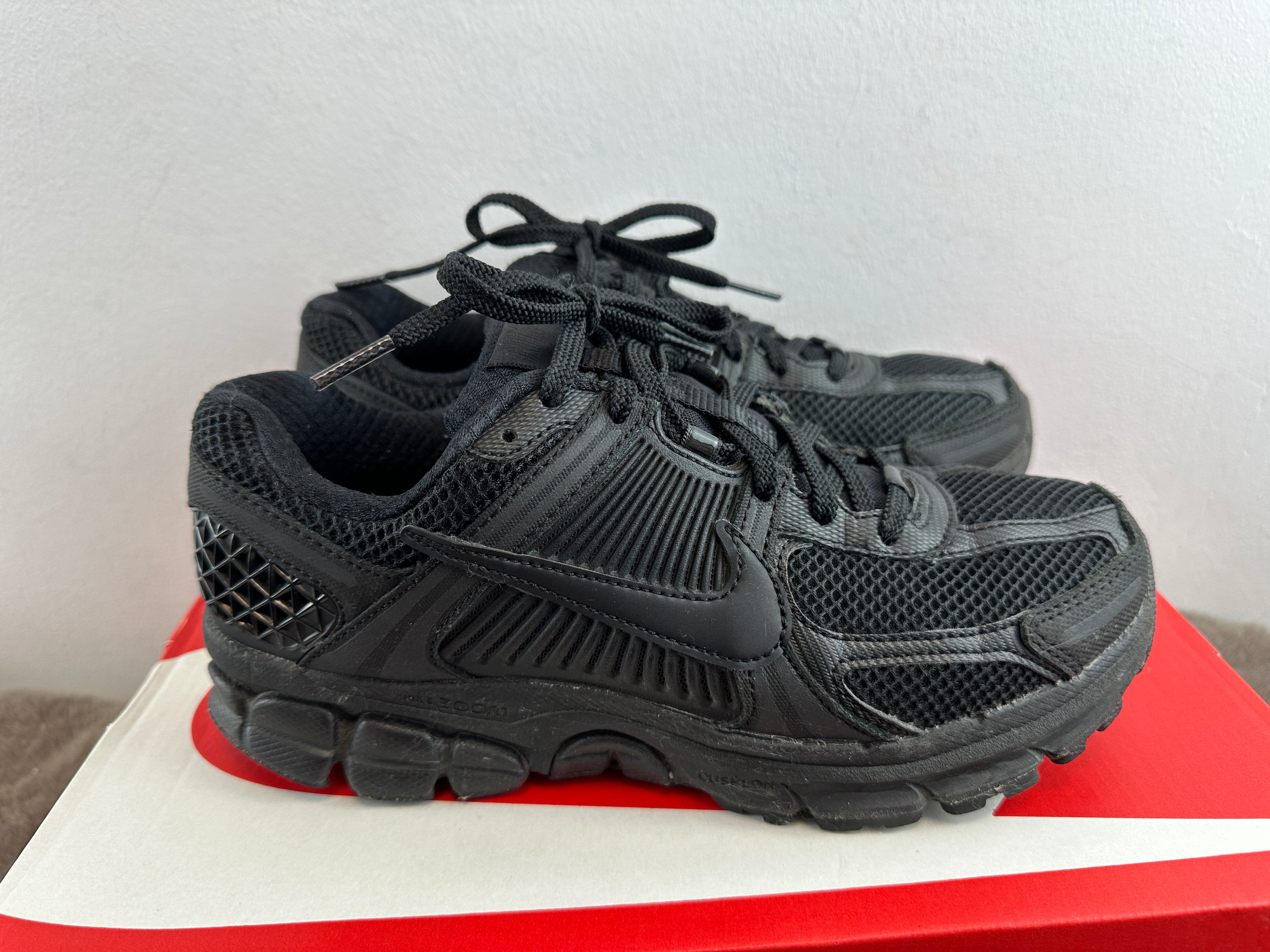 nike zoom vomero 5 38,5