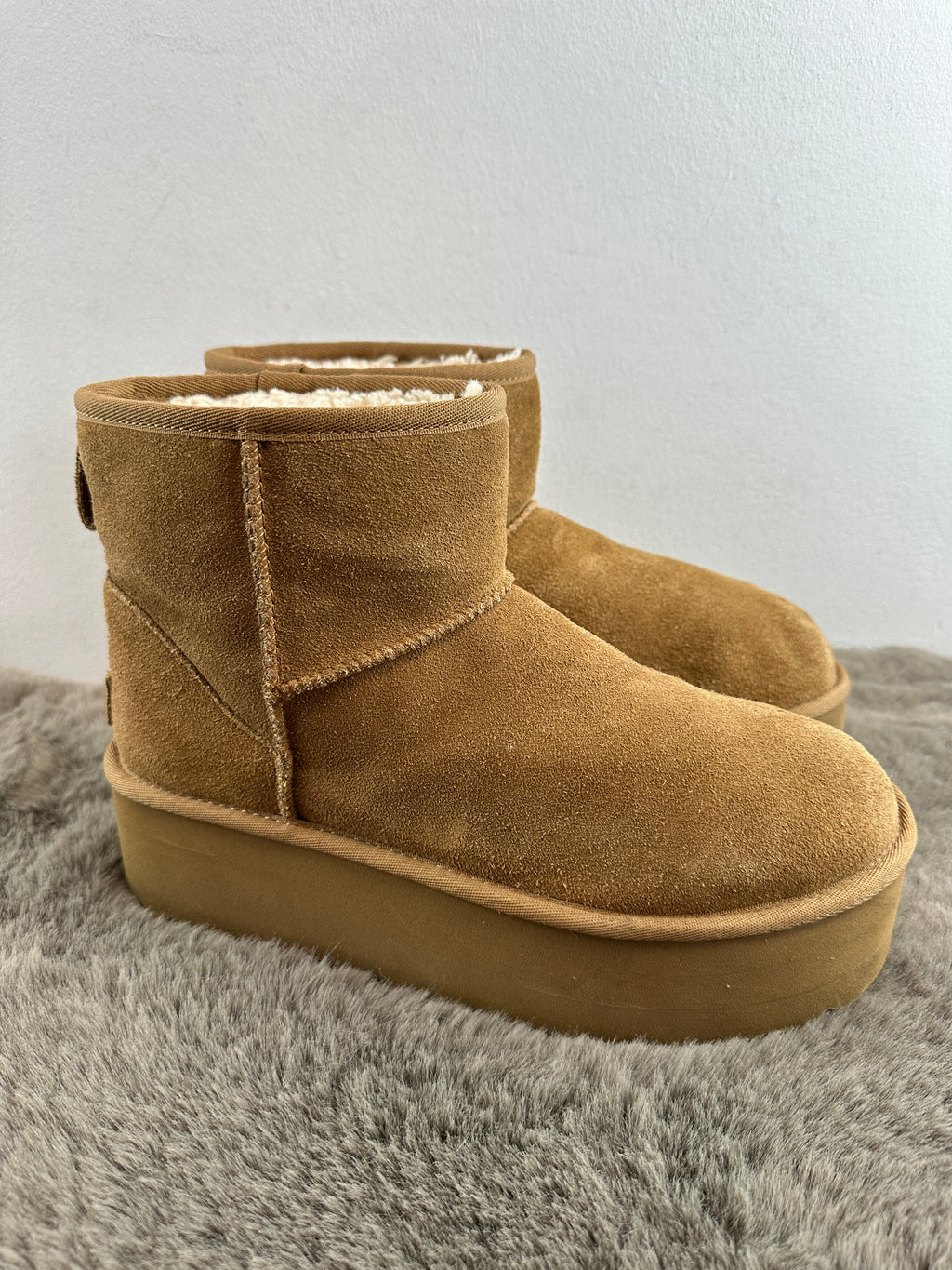 ugg classic mini platform