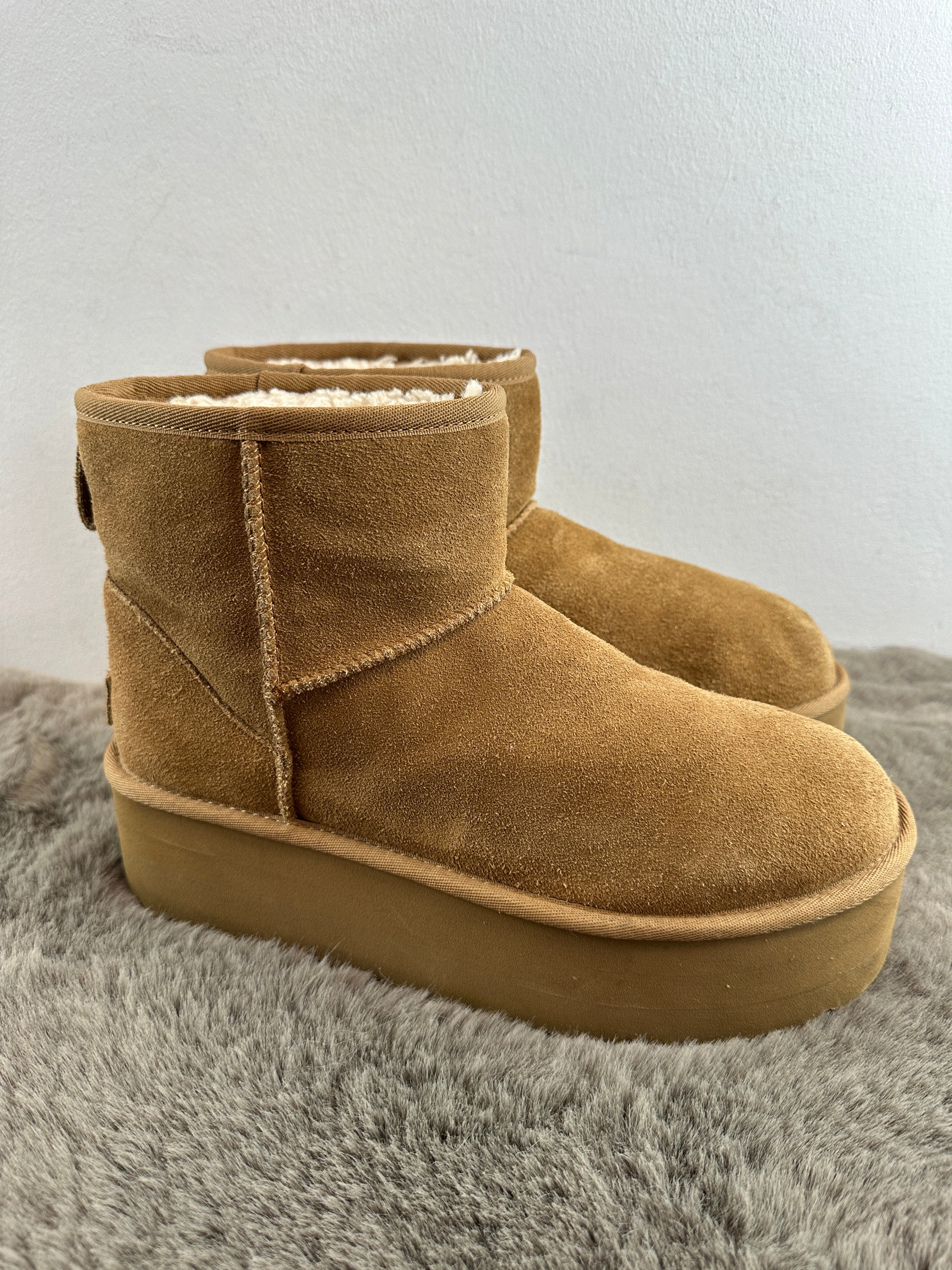 ugg classic mini platform