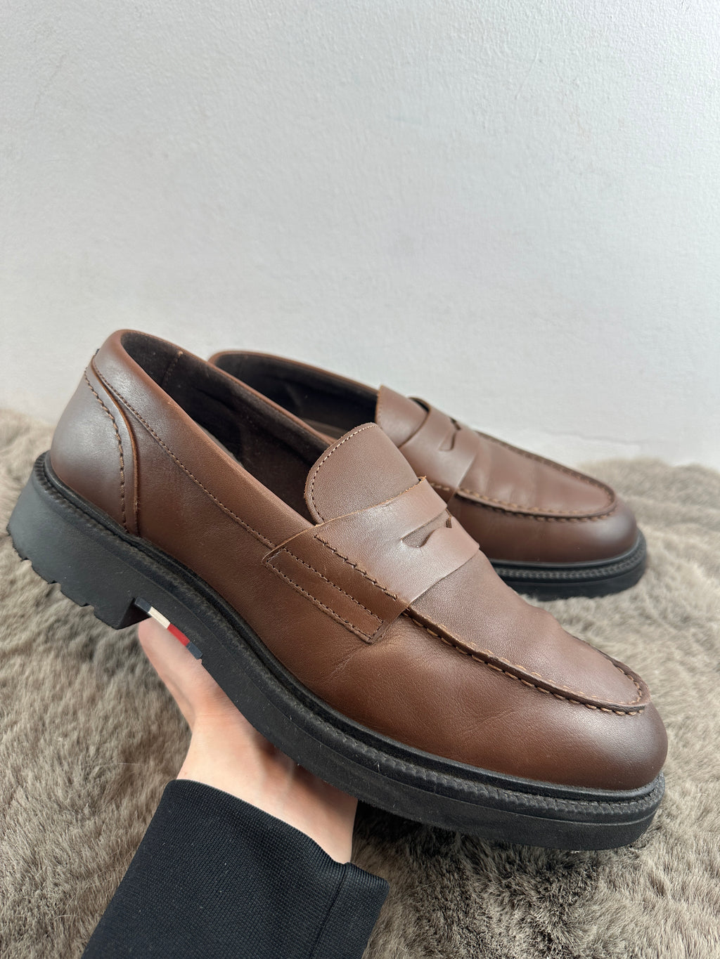 TOMMY HILFIGER LIGHT LEATHER LOAFER