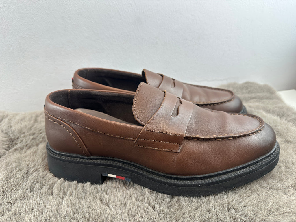 TOMMY HILFIGER LIGHT LEATHER LOAFER
