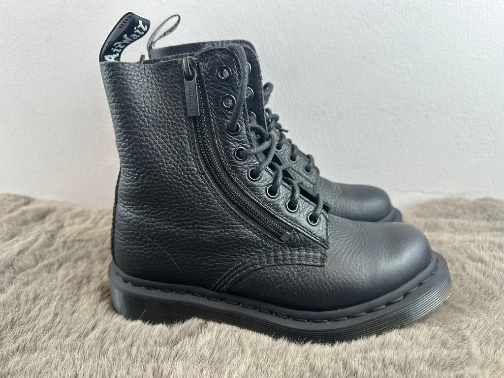 DR. MARTENS MONO 1460