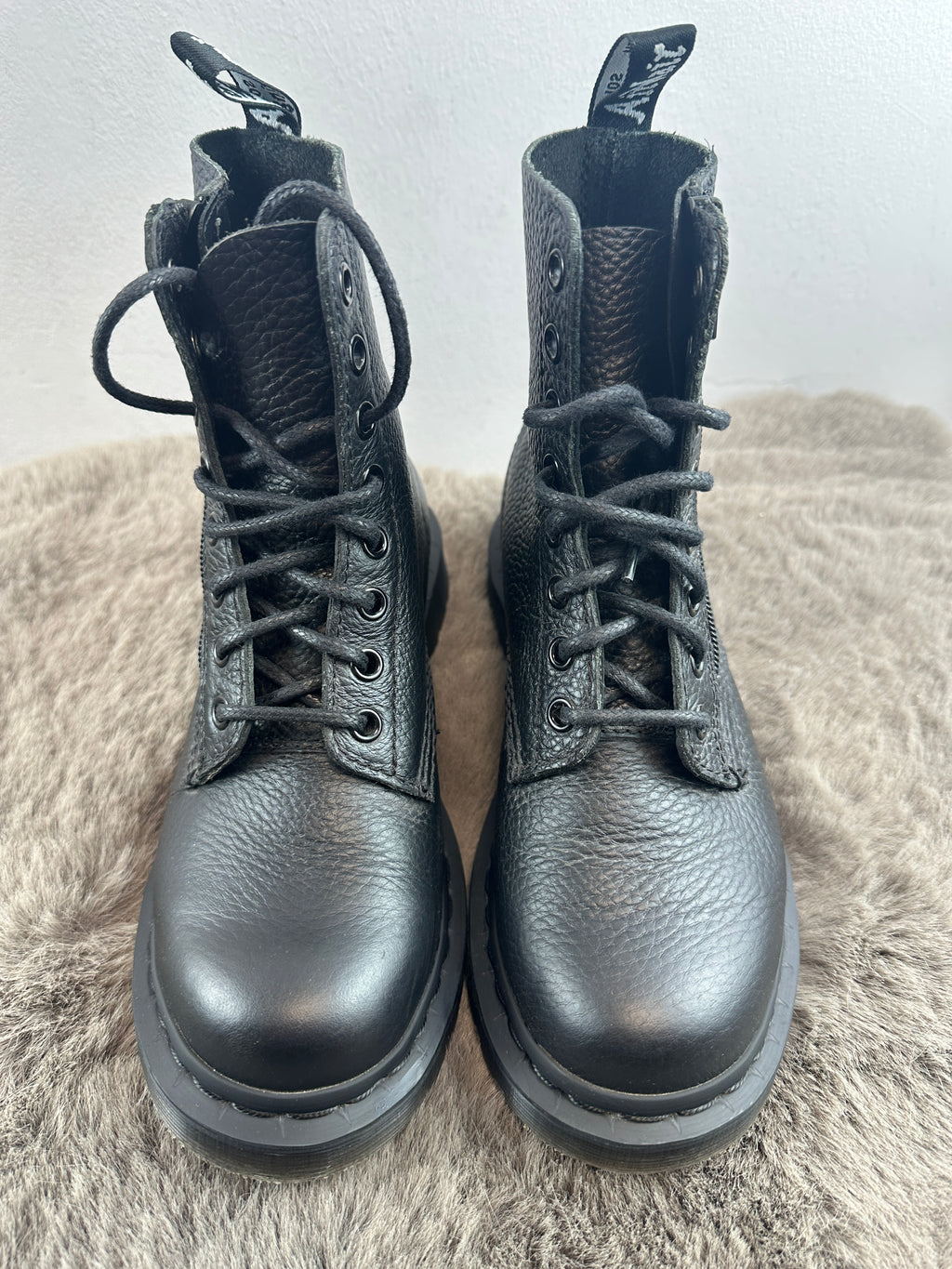 DR. MARTENS MONO 1460
