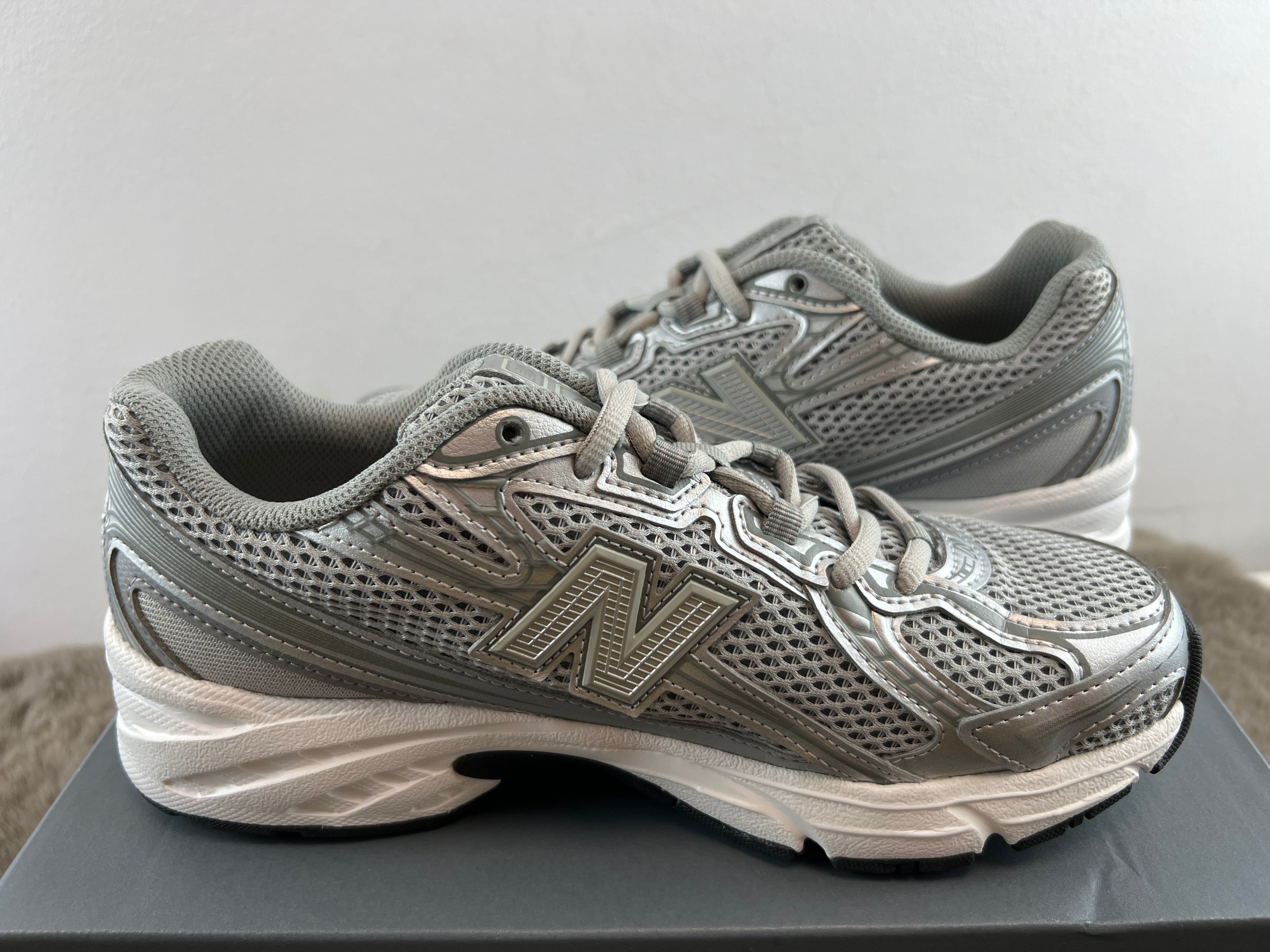 NEW BALANCE 740