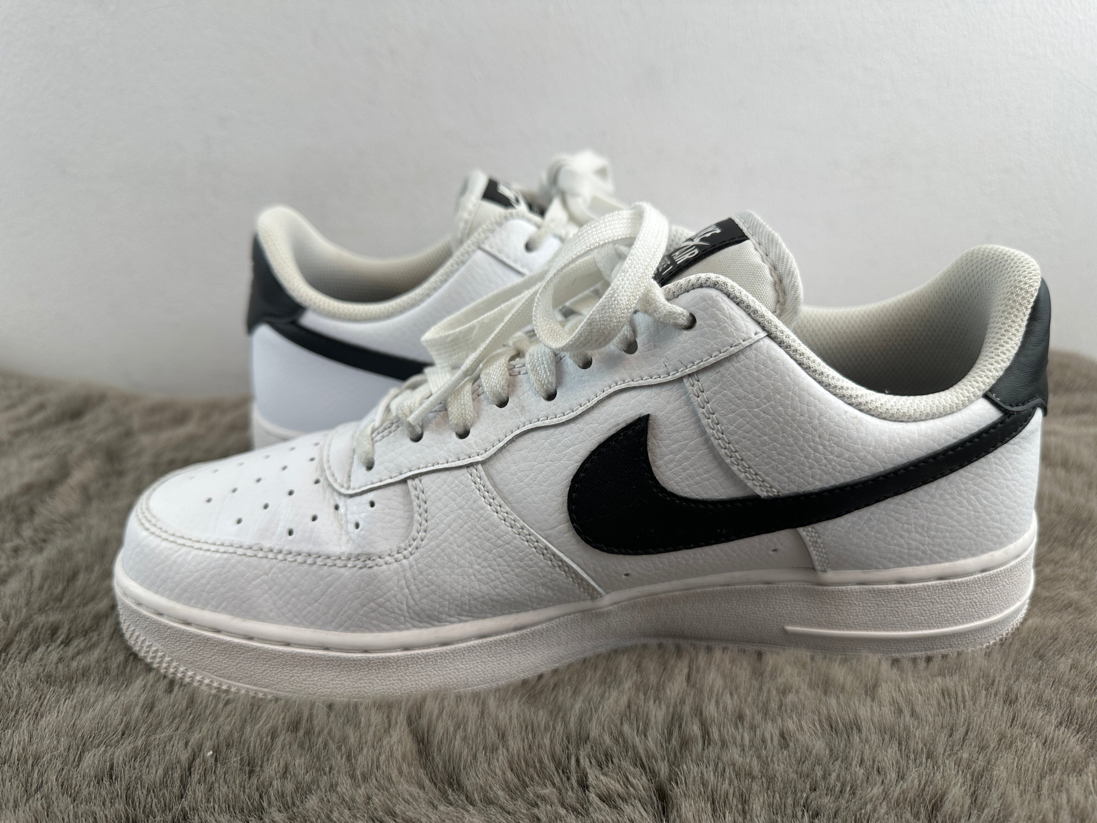 NIKE AIR FORCE 1