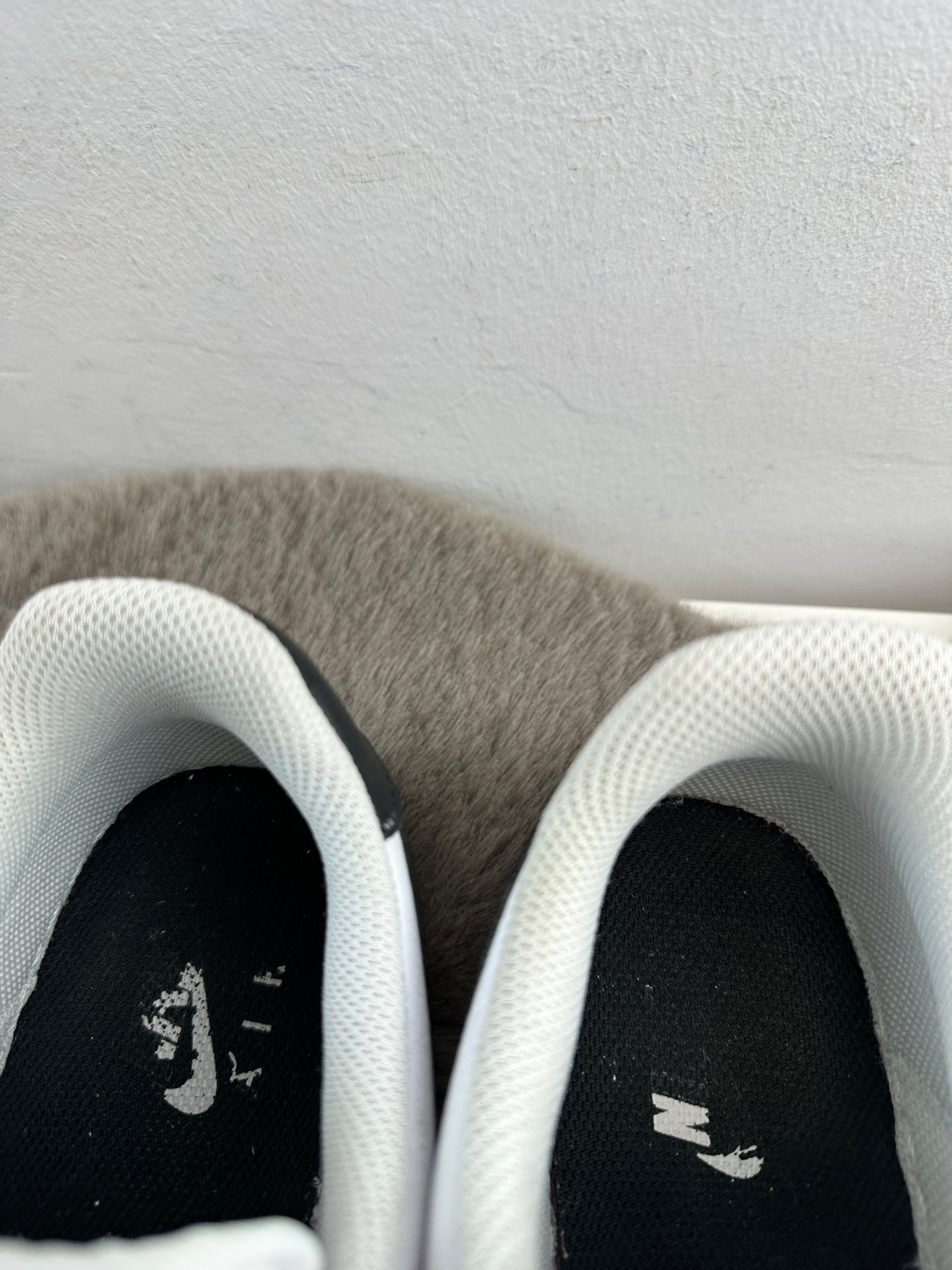 NIKE AIR FORCE 1