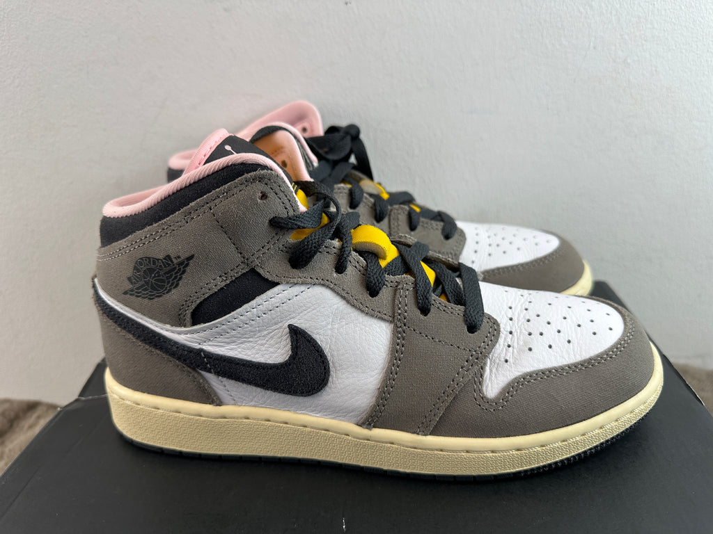 NIKE AIR JORDAN 1 MID SE "CAVE STONE"