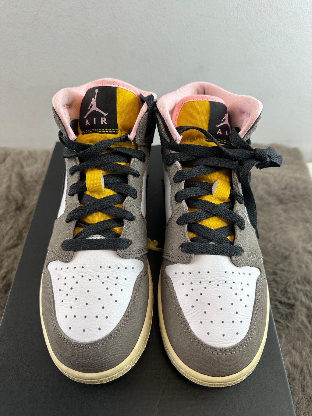 NIKE AIR JORDAN 1 MID SE "CAVE STONE"