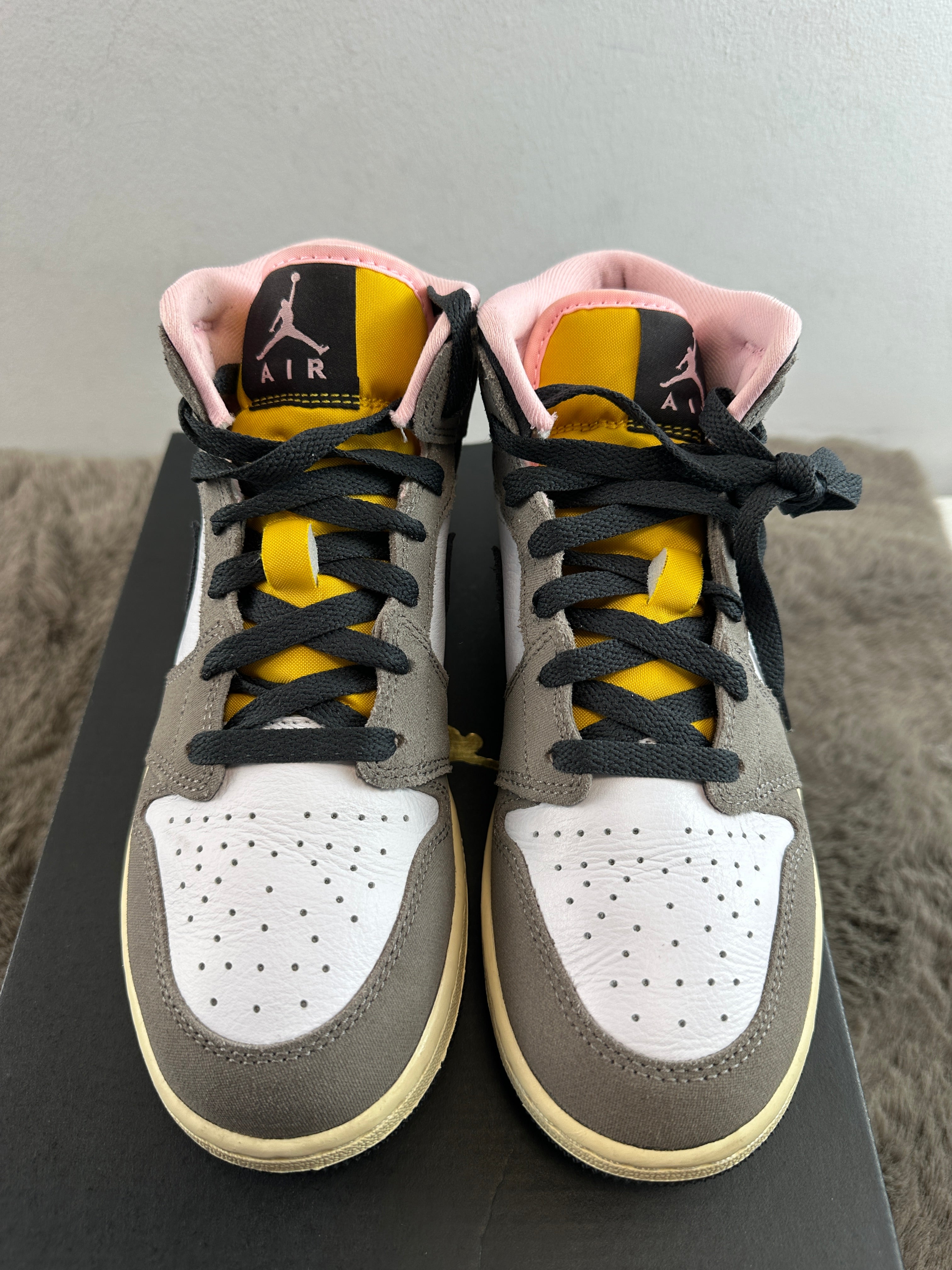 NIKE AIR JORDAN 1 MID SE "CAVE STONE"