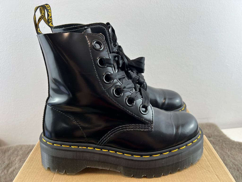 DR. MARTENS MOLLY