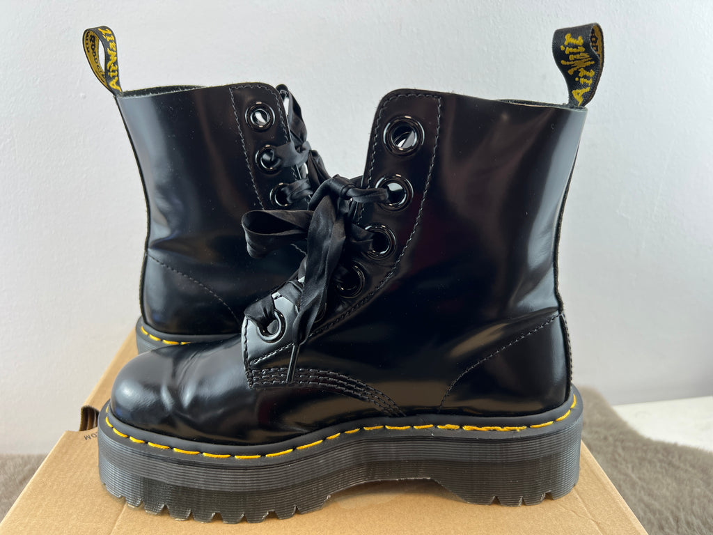 DR. MARTENS MOLLY