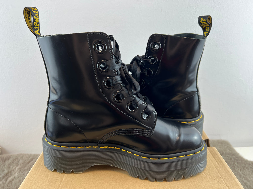 DR. MARTENS MOLLY