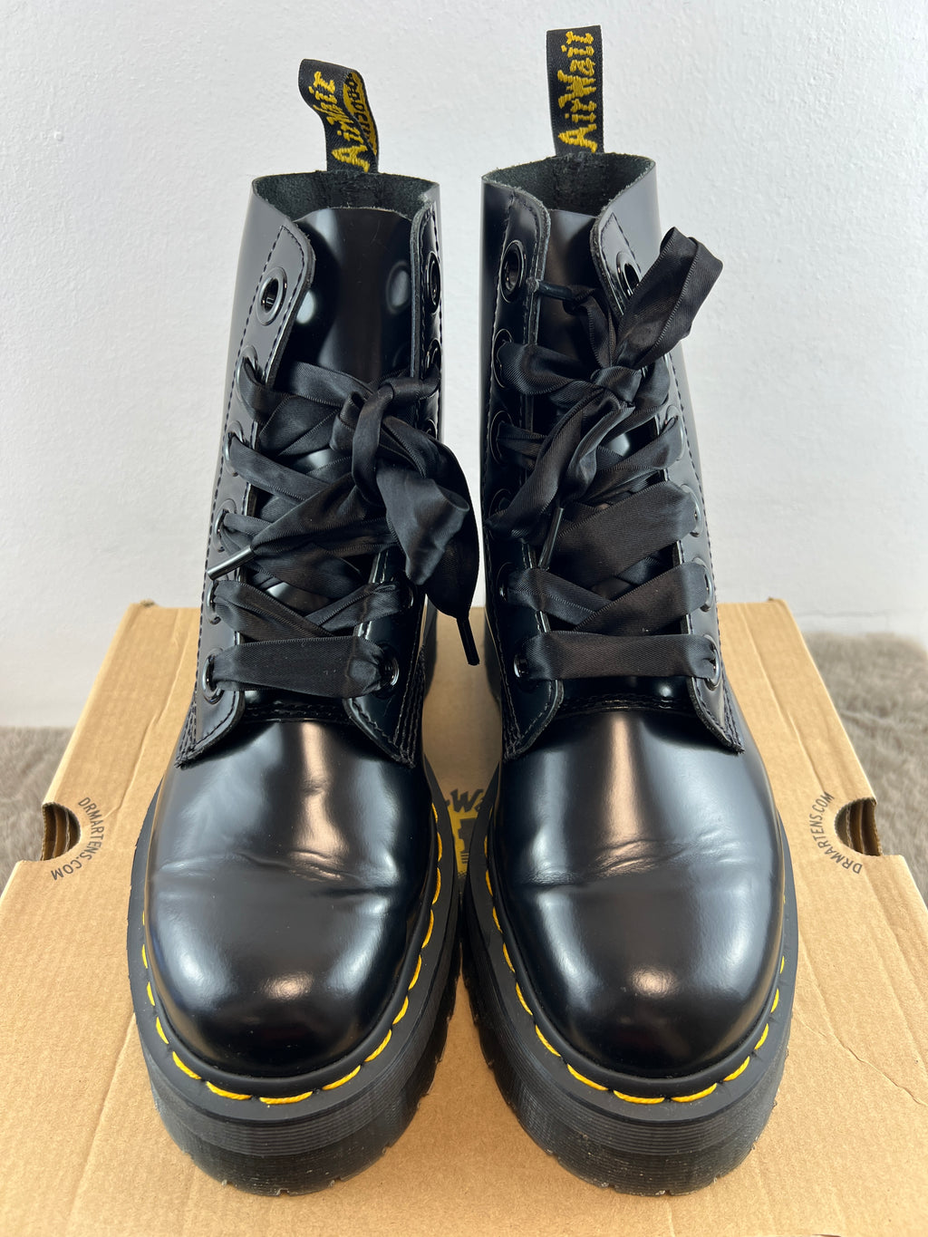 DR. MARTENS MOLLY