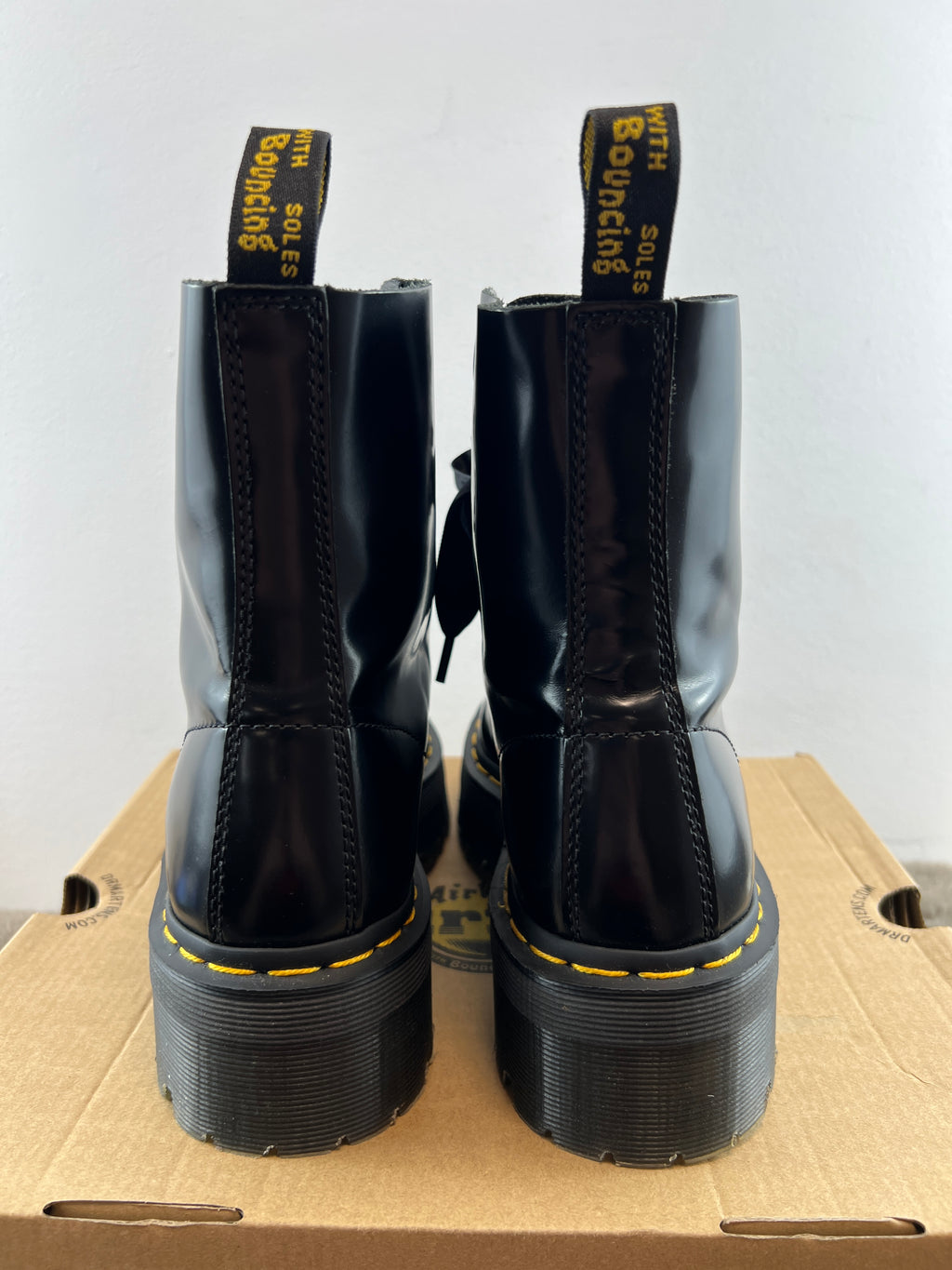 DR. MARTENS MOLLY
