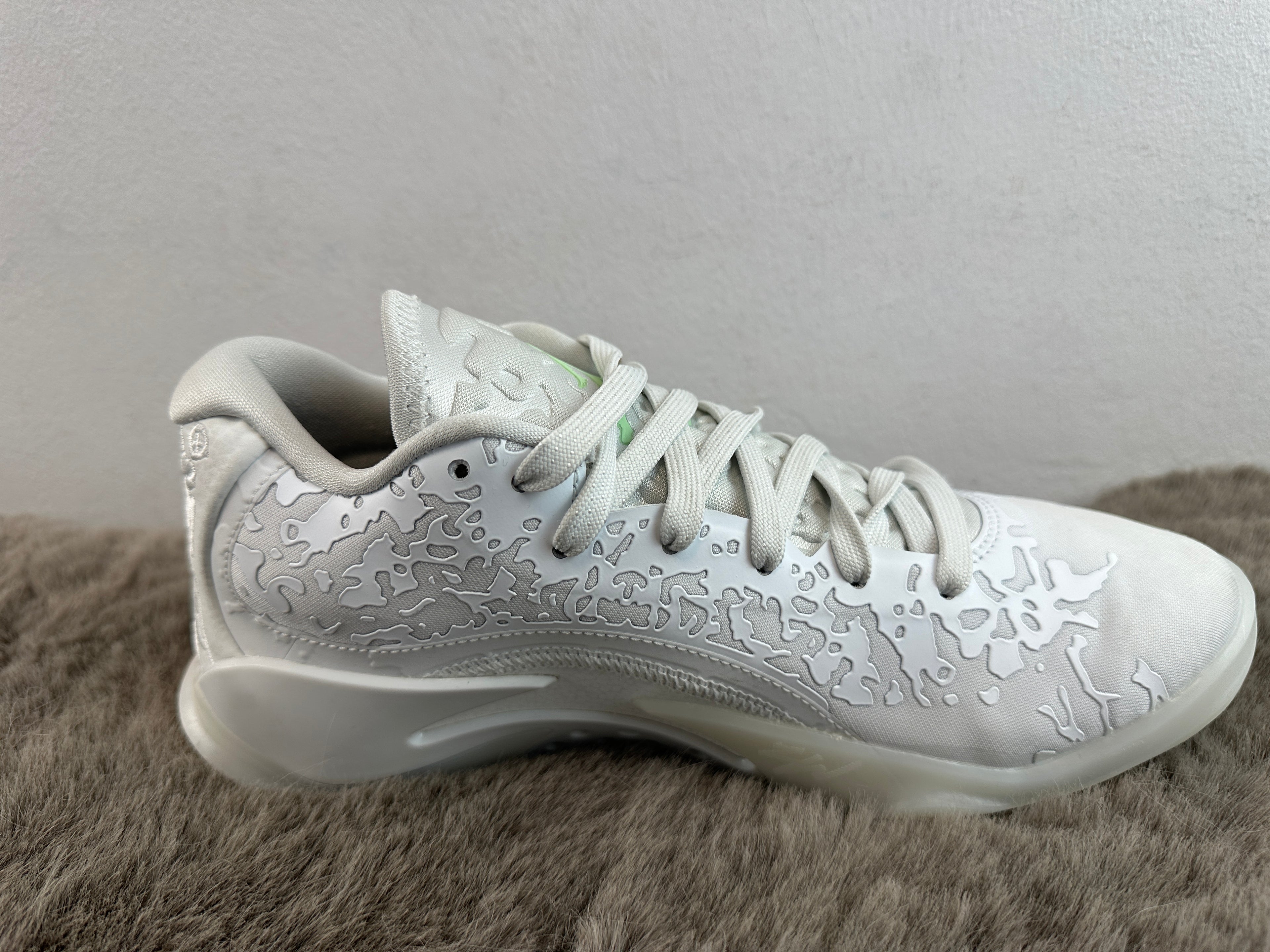 NIKE AIR JORDAN LUKA 2
